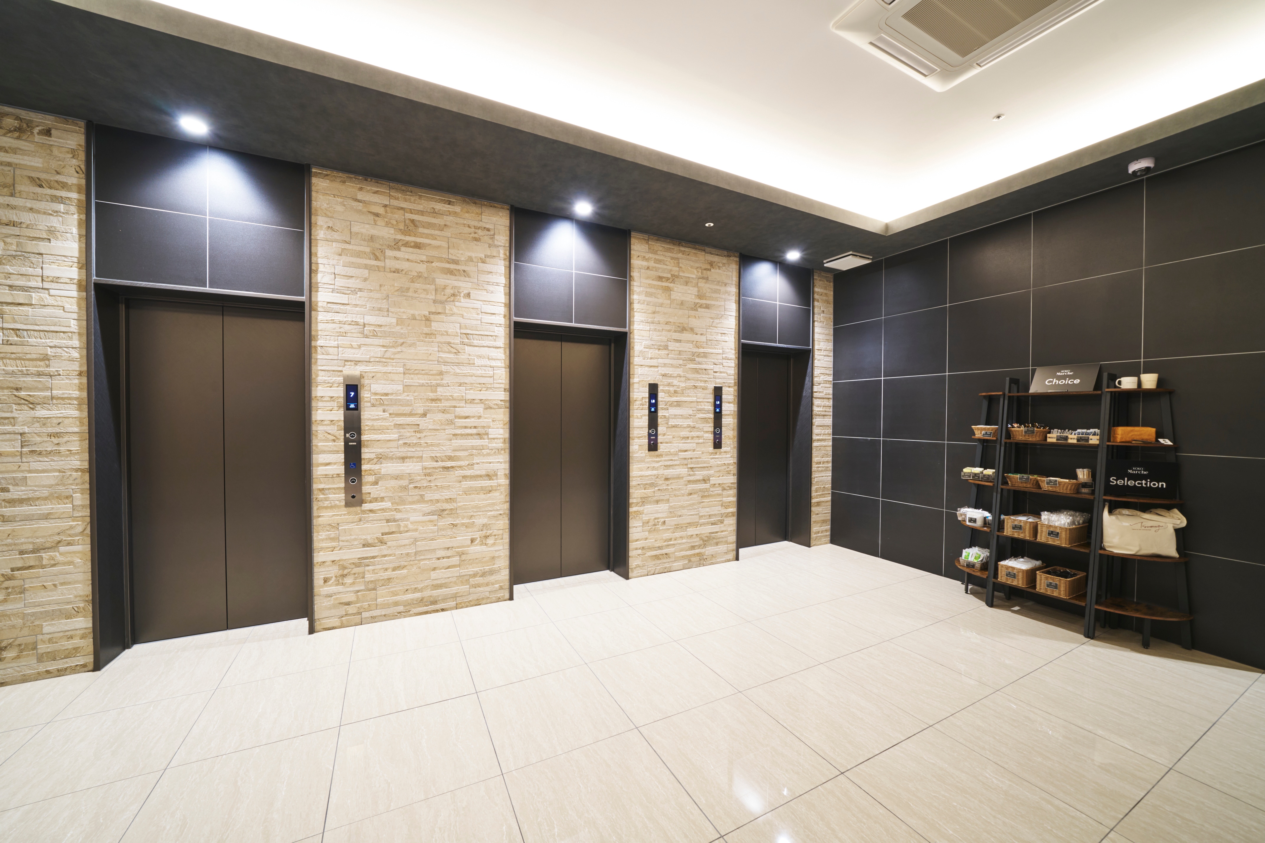 Elevator hall