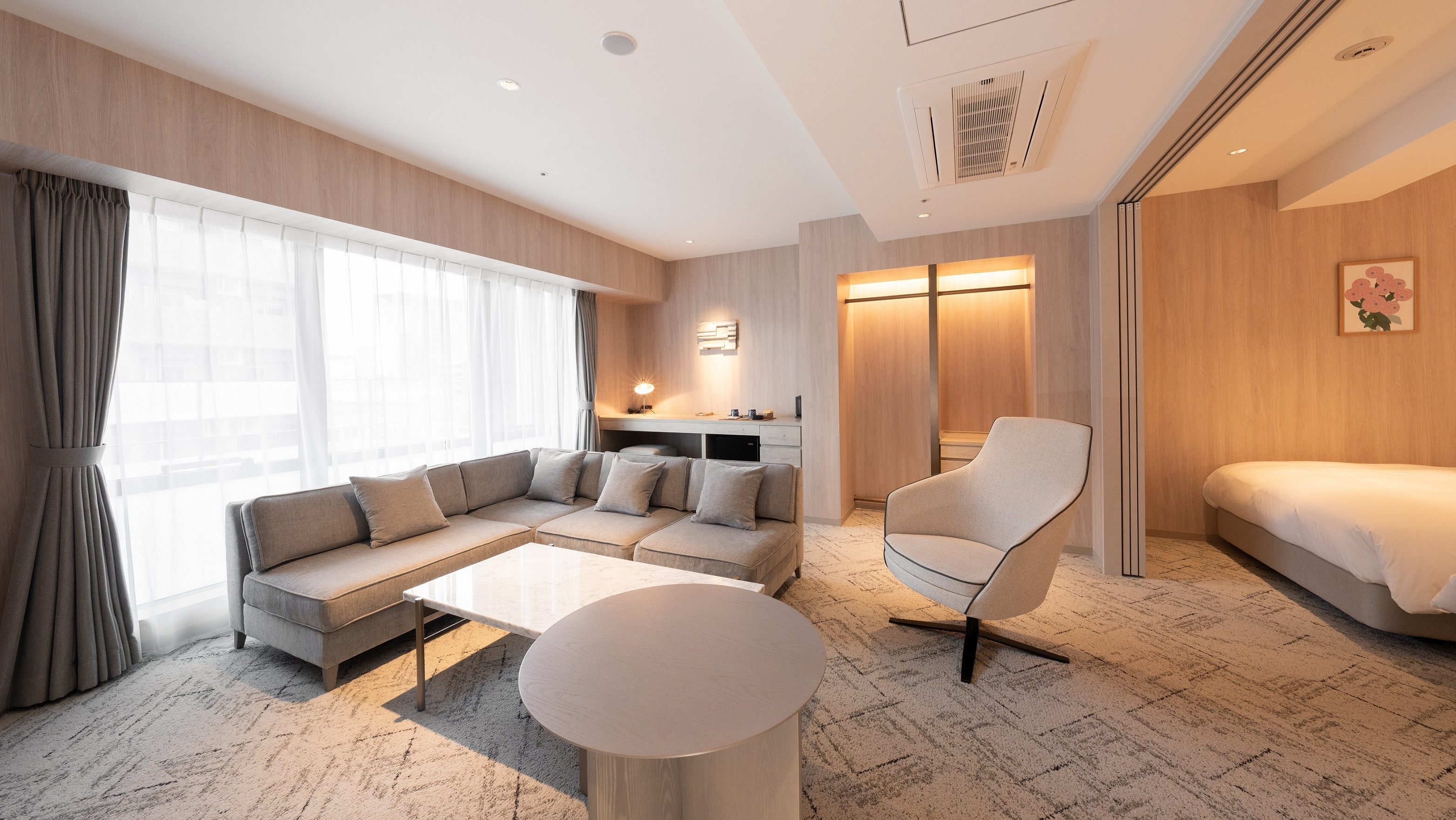 Ravens Inn [living room]