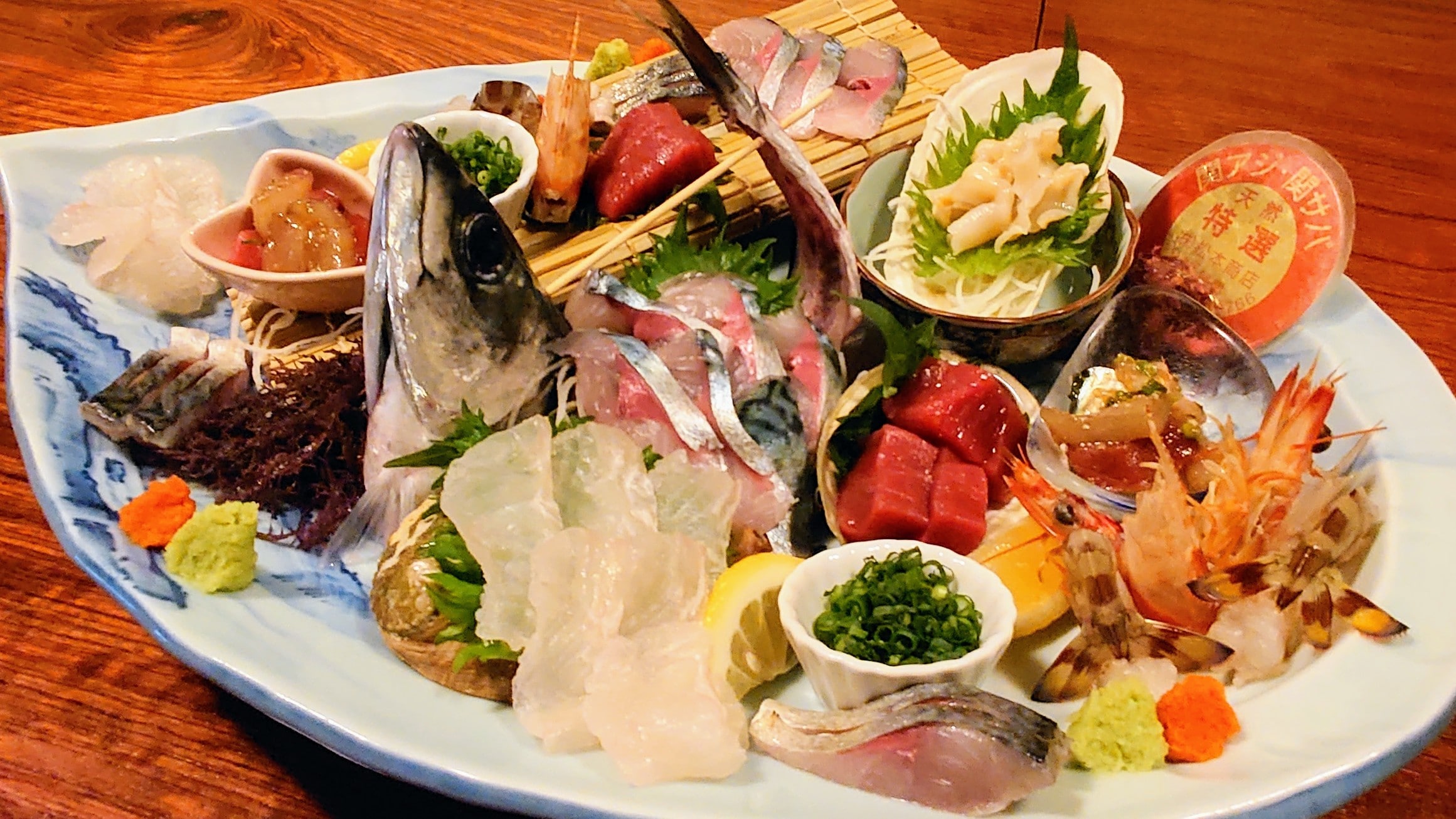 夏花青花魚生魚片