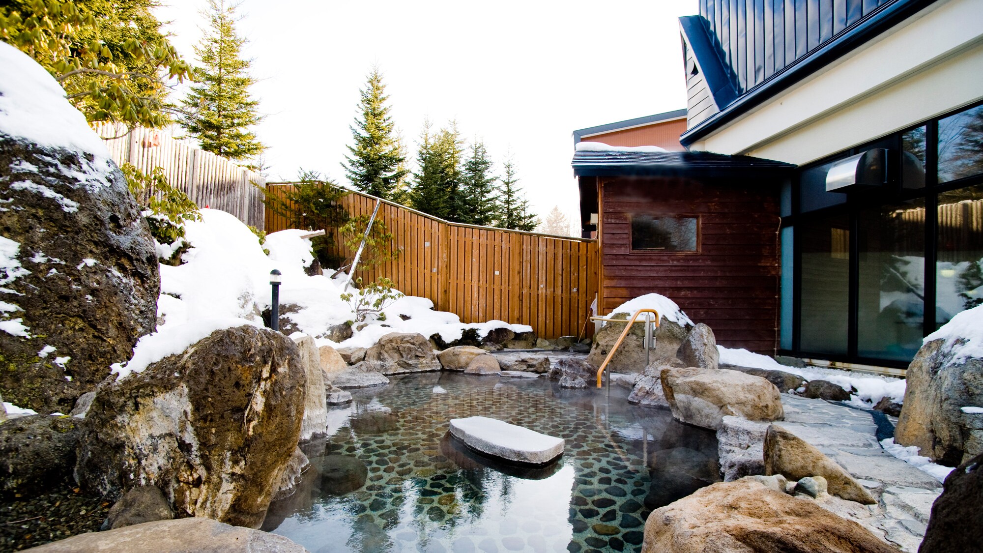 [Open-air bath]