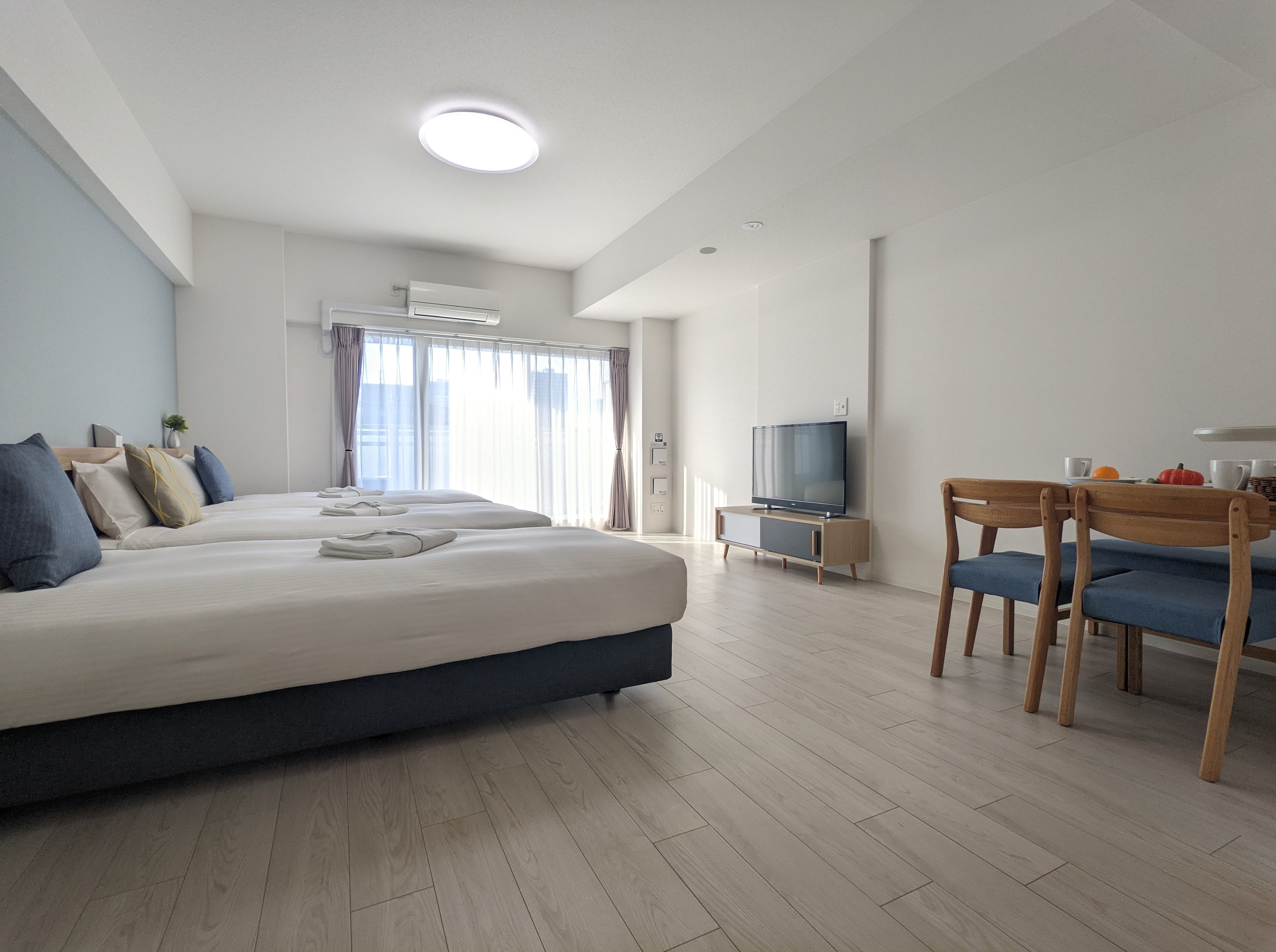 Single bed x3