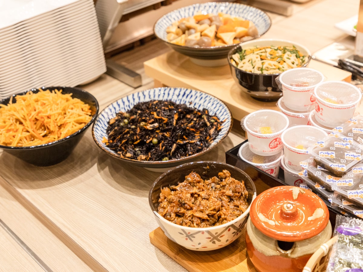 Breakfast (buffet)