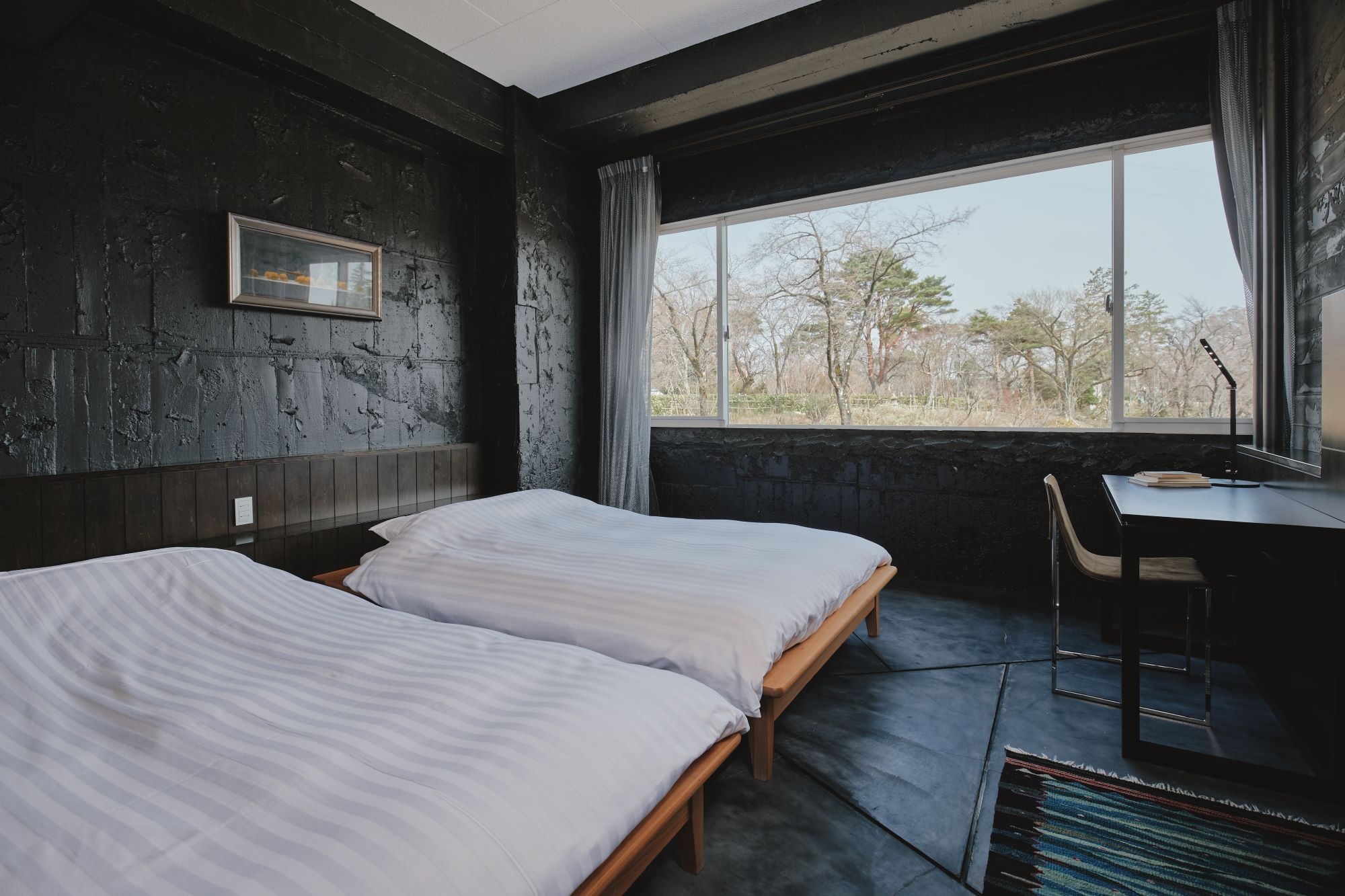 Main Building Modern Suite Room 308 "Yoko" Bedroom