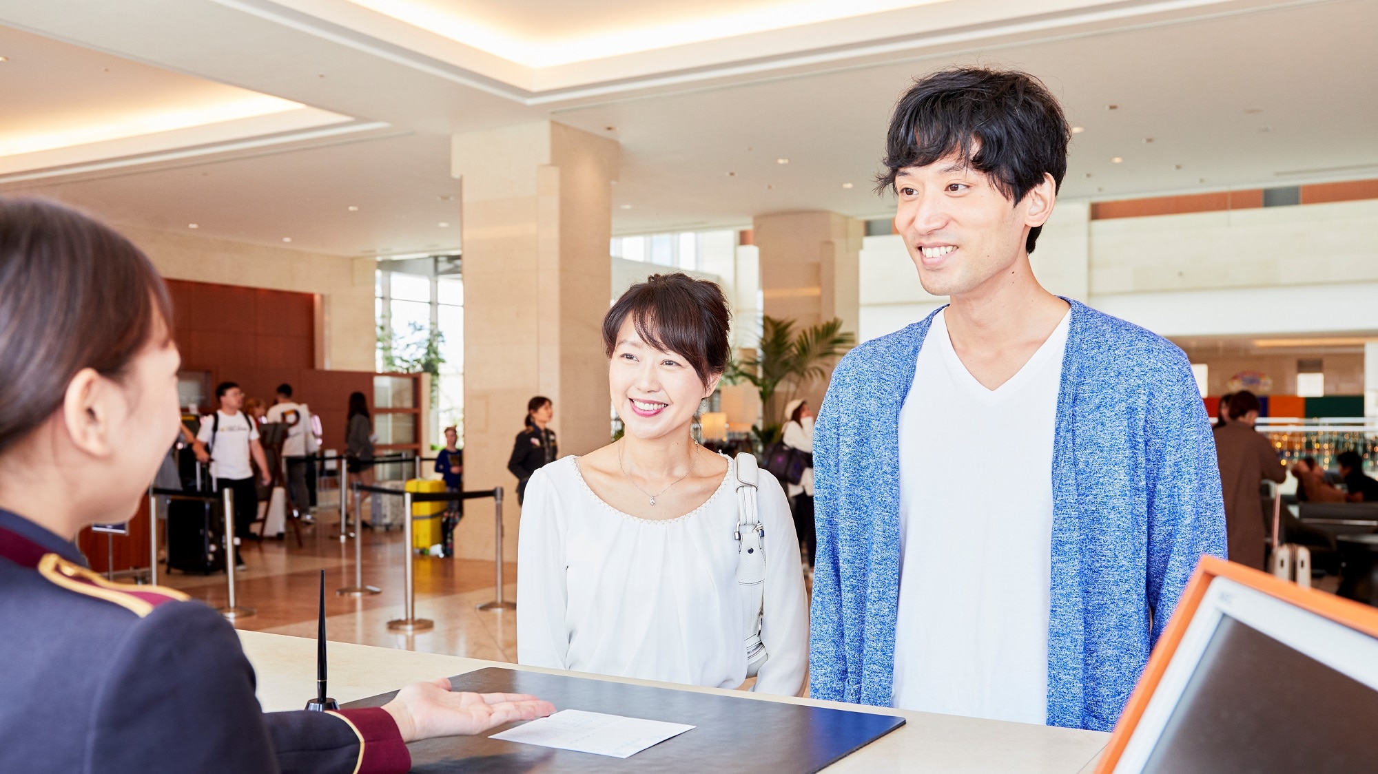 4th floor front desk