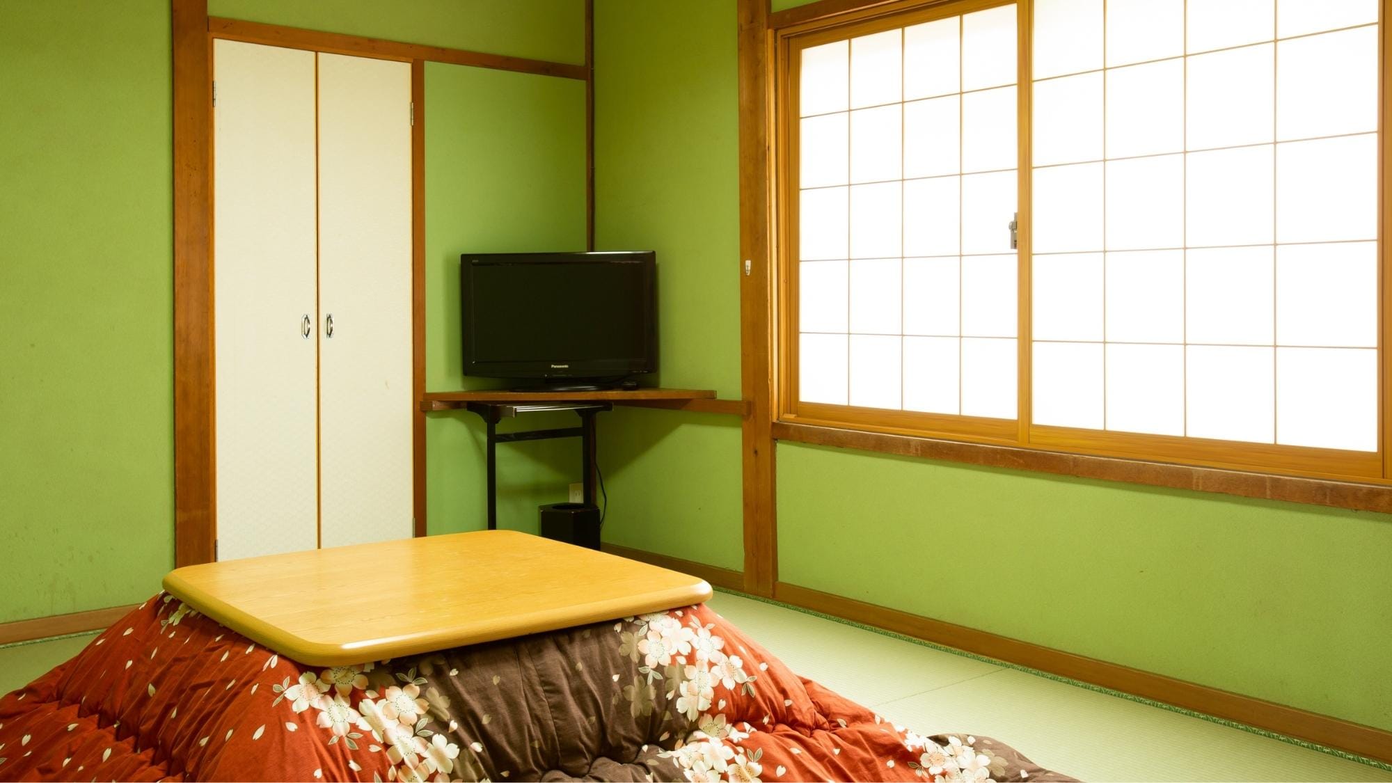 ห้องพักแขก (ห้องแบบญี่ปุ่น 6 เสื่อทาทามิ 12 เสื่อทาทามิ 2 ห้อง)