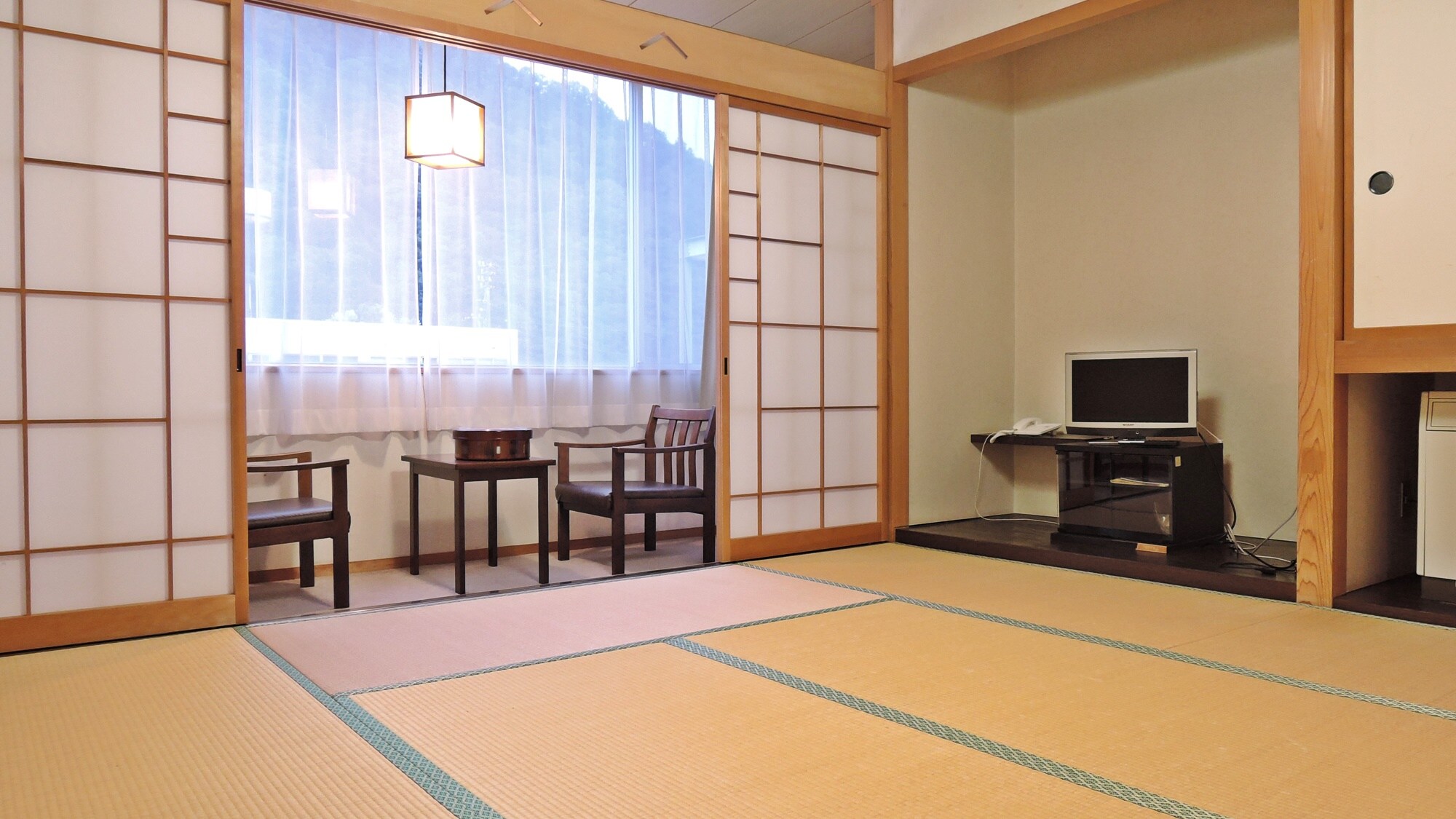 * [Room] Japanese-style room 8 tatami mats + 4.5 tatami mats is an example. It is a Japanese-style room on the 2nd floor. You can relax up to 6 people.