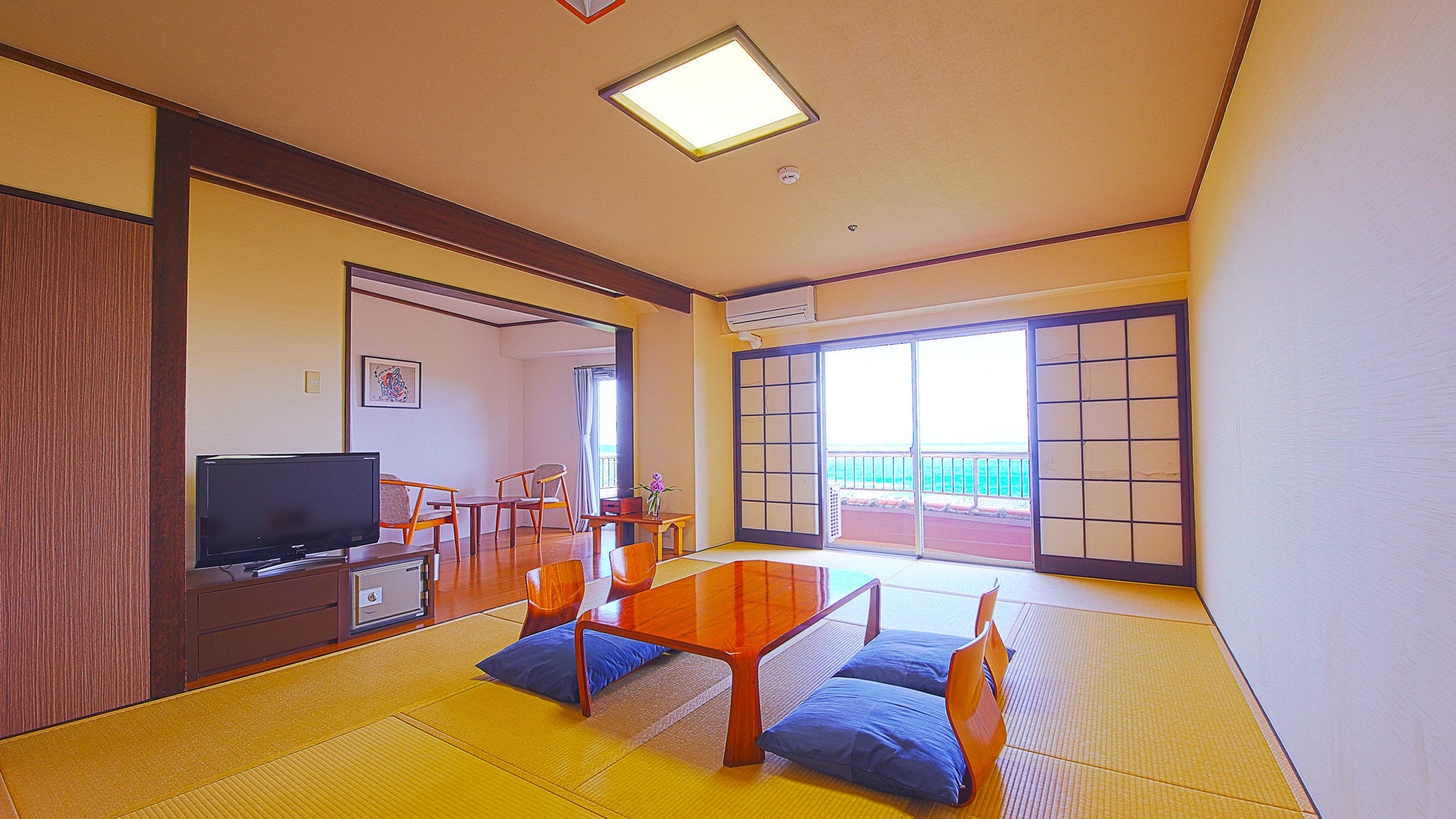 [Main building] Deluxe Japanese-style room