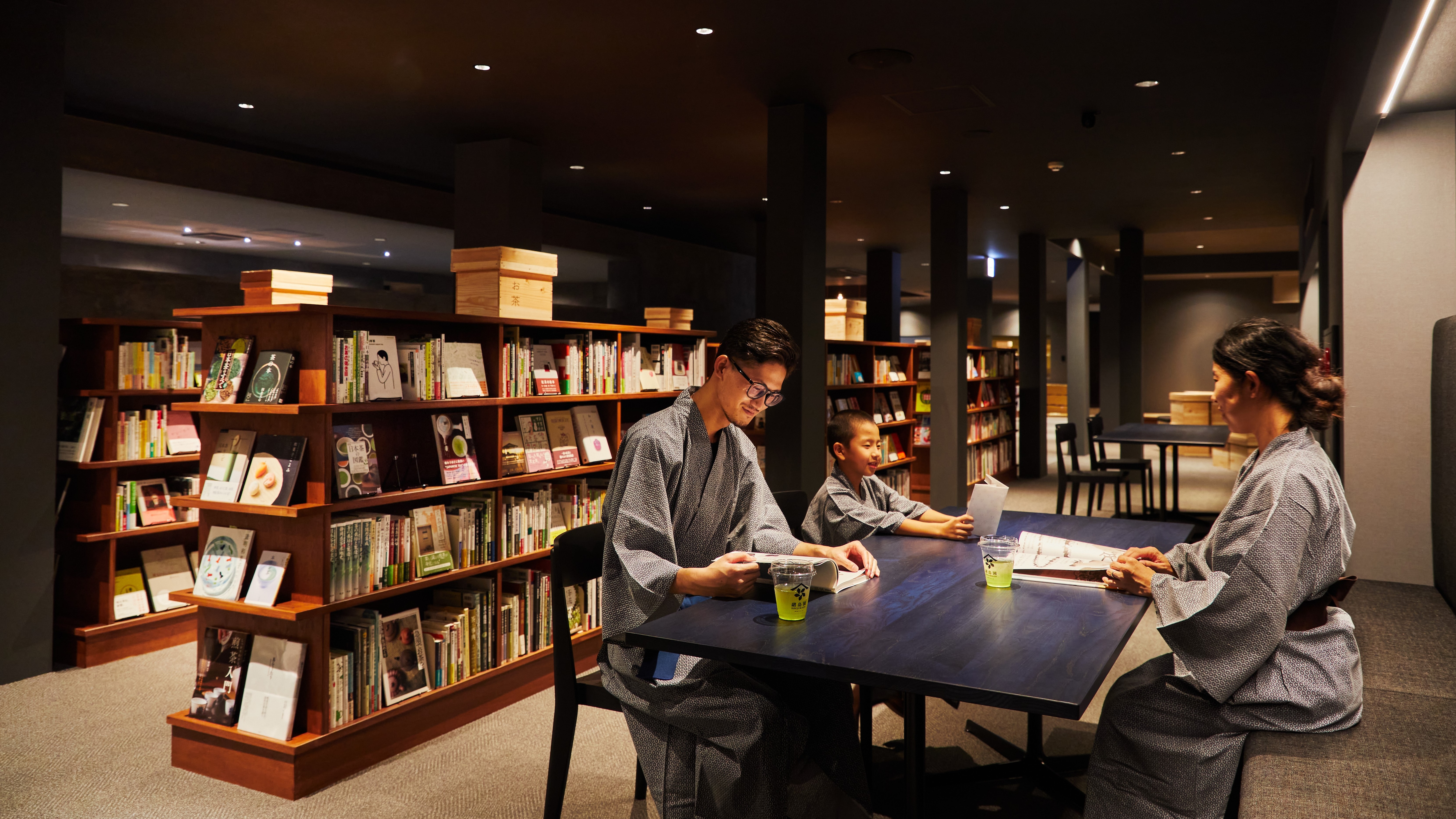 BOOKS & TEA Sanfuku