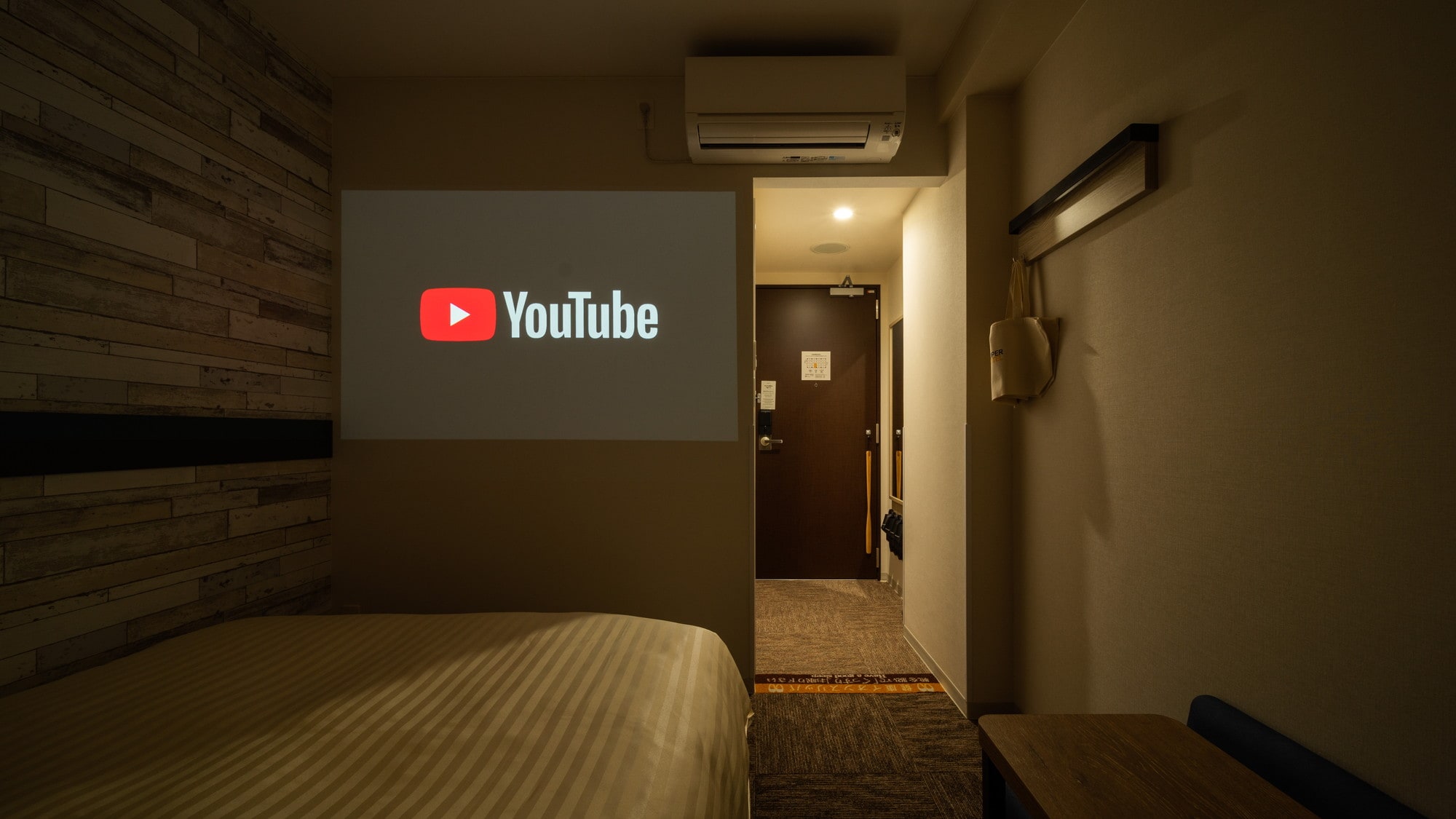 Thật ấn tượng! Xem YouTube trên màn hình lớn!