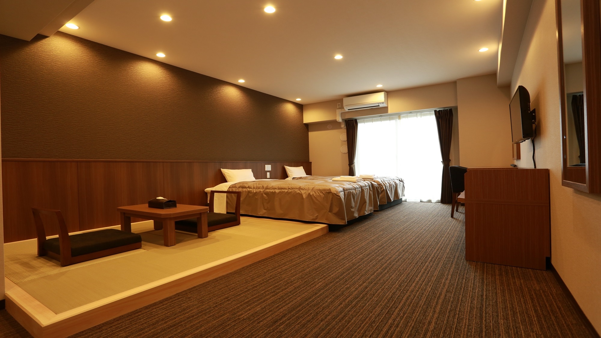 ■日式和西式房間■120厘米寬2張床+榻榻米空間