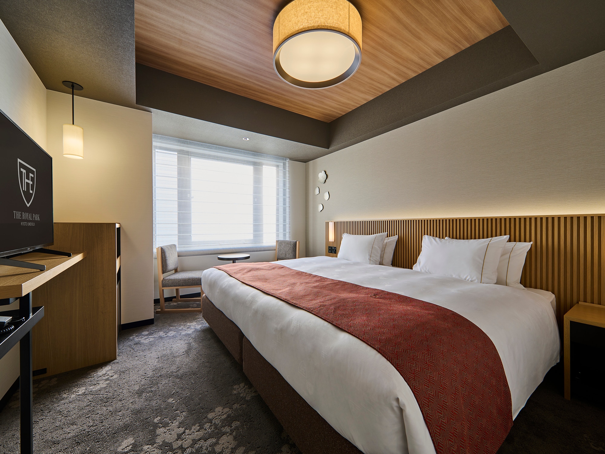 Standard King *Layout is an example (may differ from actual room)