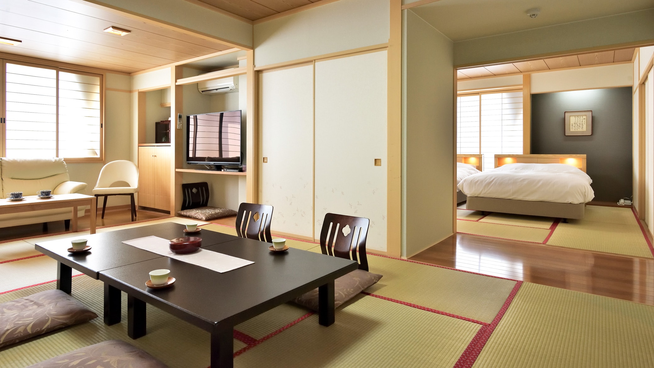 Phòng khách 4-1◆Phòng đặc biệt (không hút thuốc)◆Phòng kiểu Nhật + Phòng đôi hiện đại kiểu Nhật/24 chiếu tatami