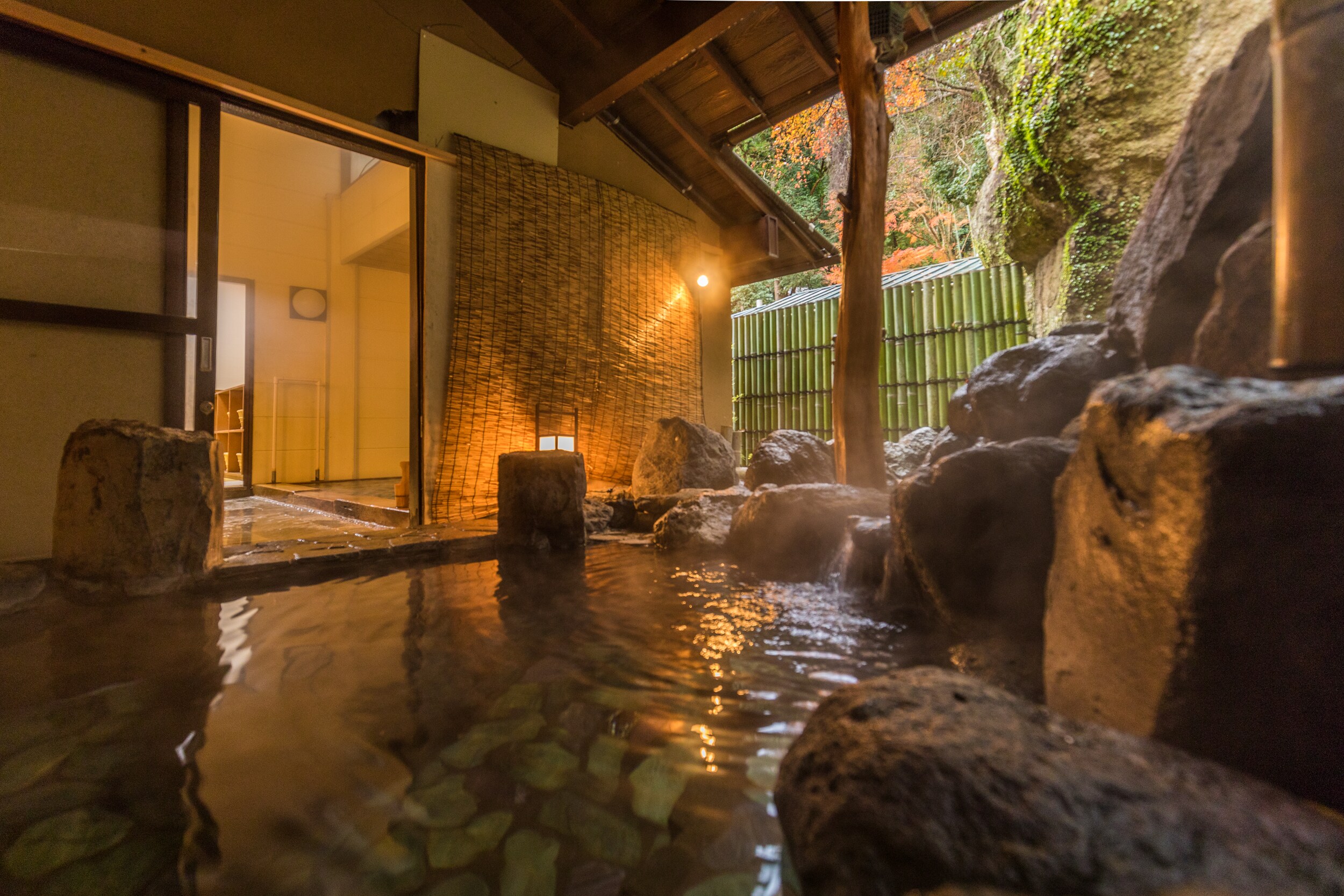 Open-air bath related to Yoritomo