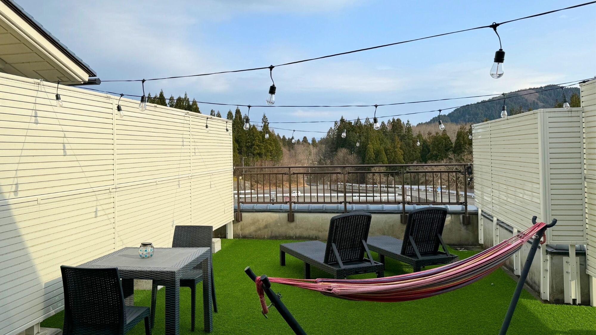 You can enjoy the refreshing breeze on the terrace after a bath or in the evening.