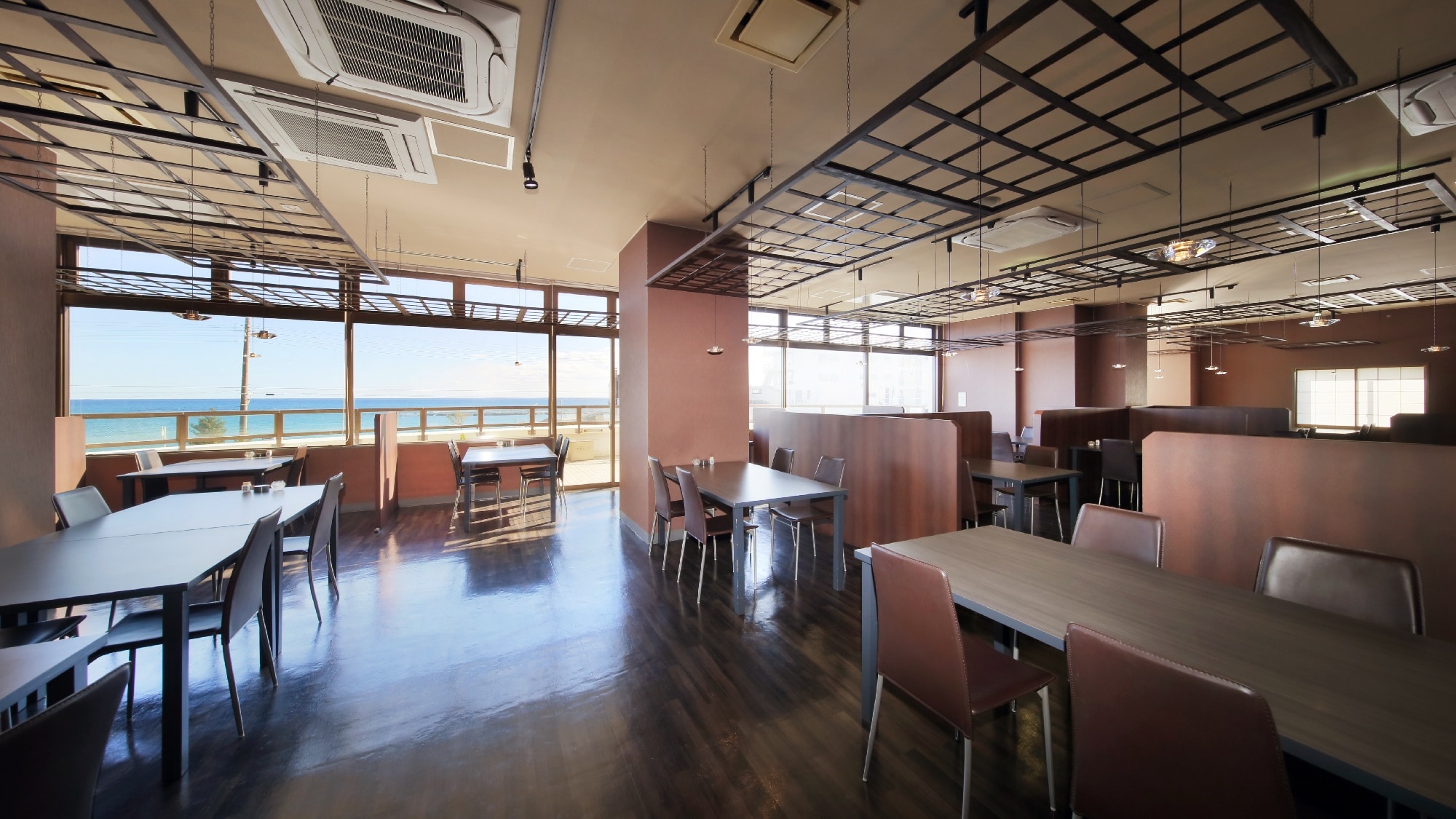 Restaurant "Yushoku Club☆" Enjoy delicious food and conversation with our staff...☆