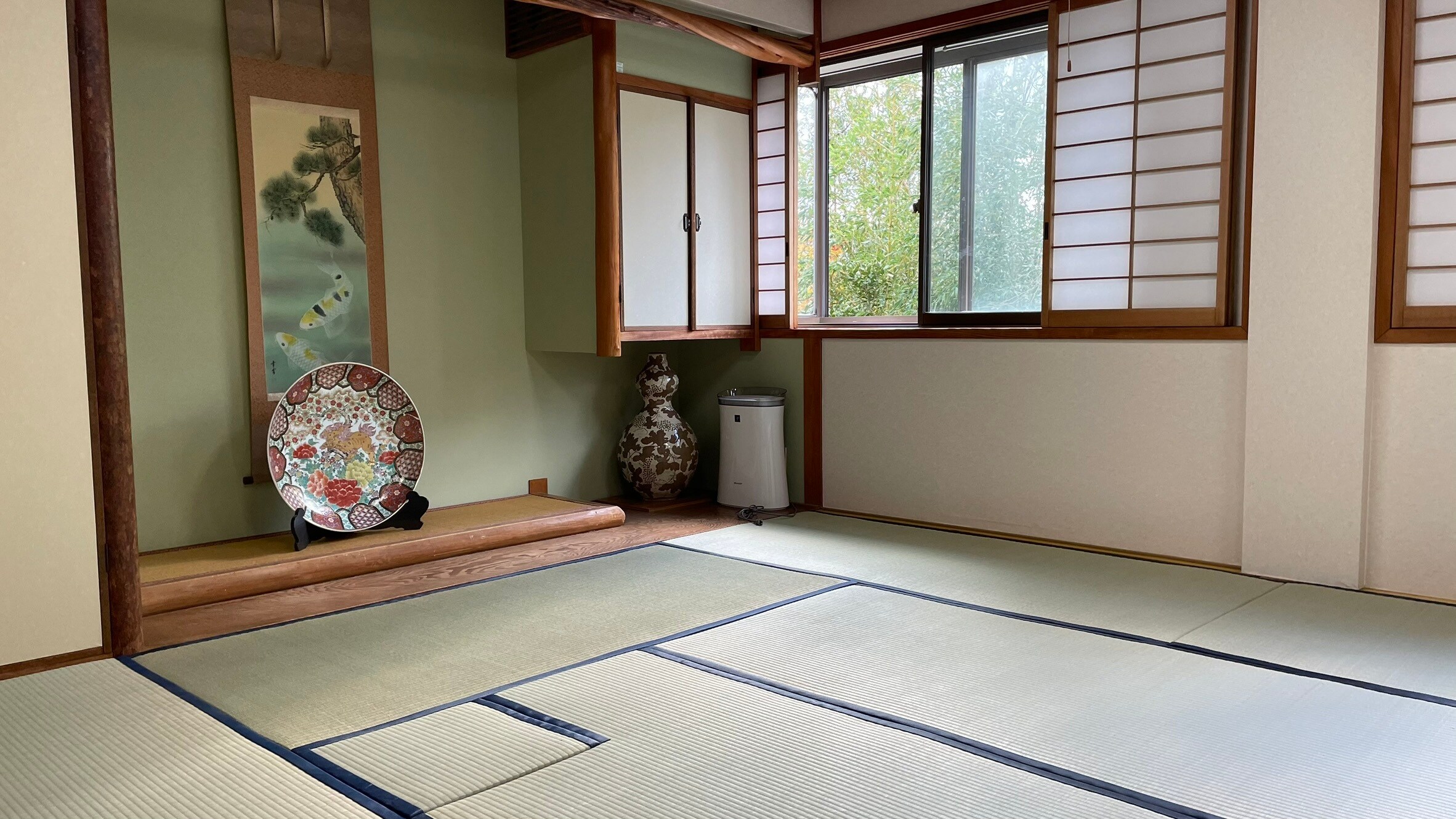 Japanese-style room