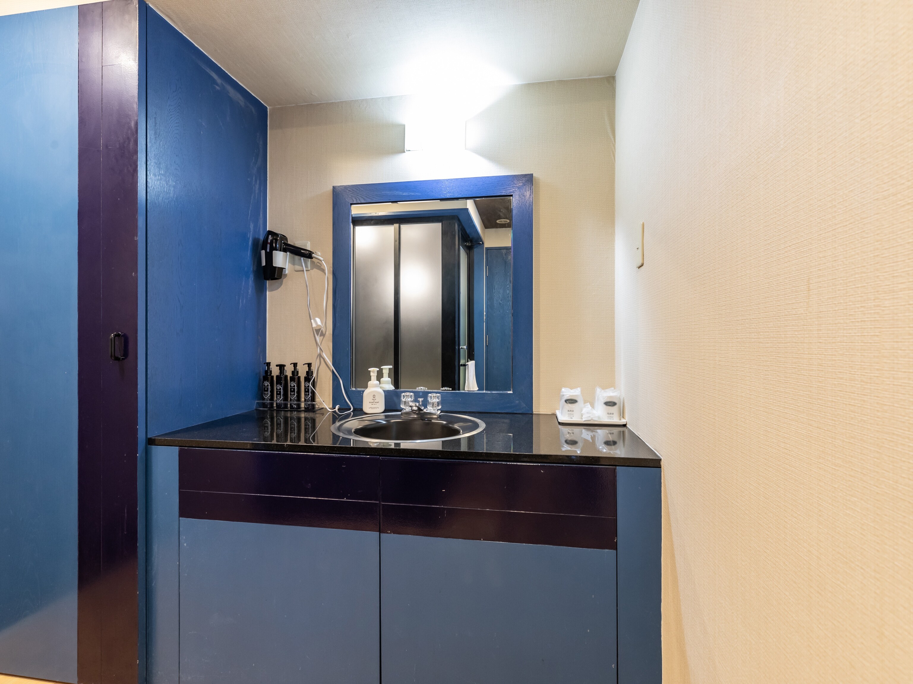 [Smoking] Japanese-style room for 1 to 4 people