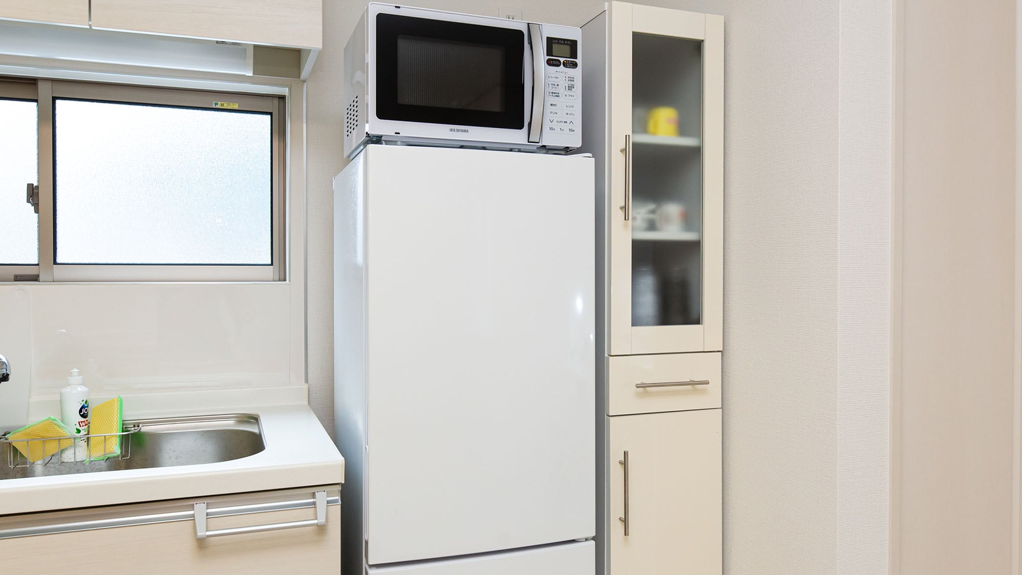 [Refrigerator shared by all buildings] You can safely store souvenirs.