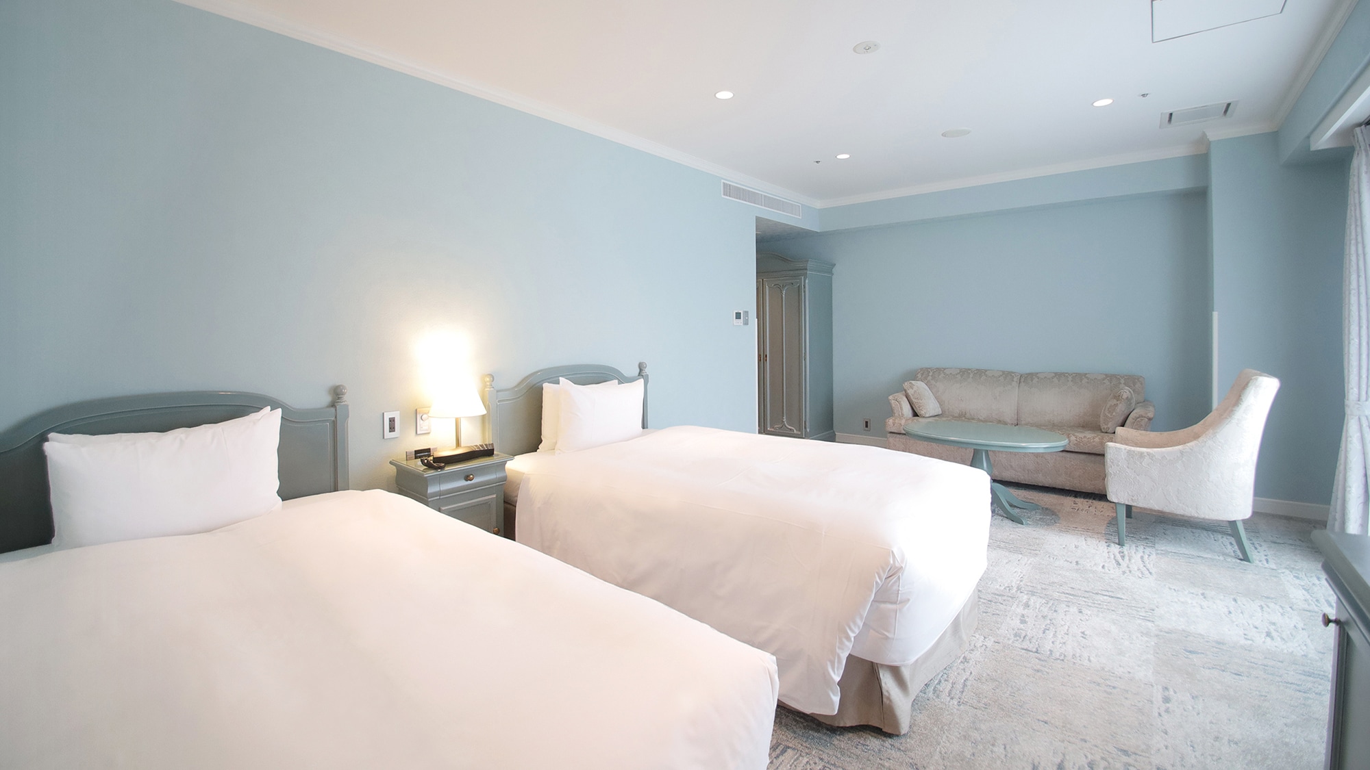 [8th floor floor color: mint blue] Royal twin room 801 (example)