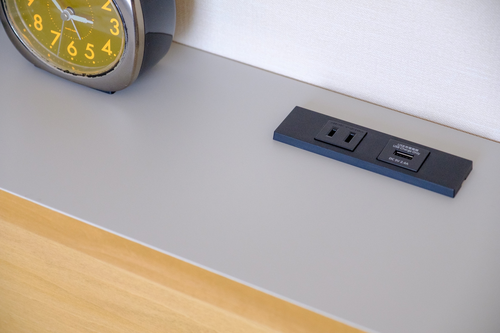 ★ Outlets and USB plugs in each room