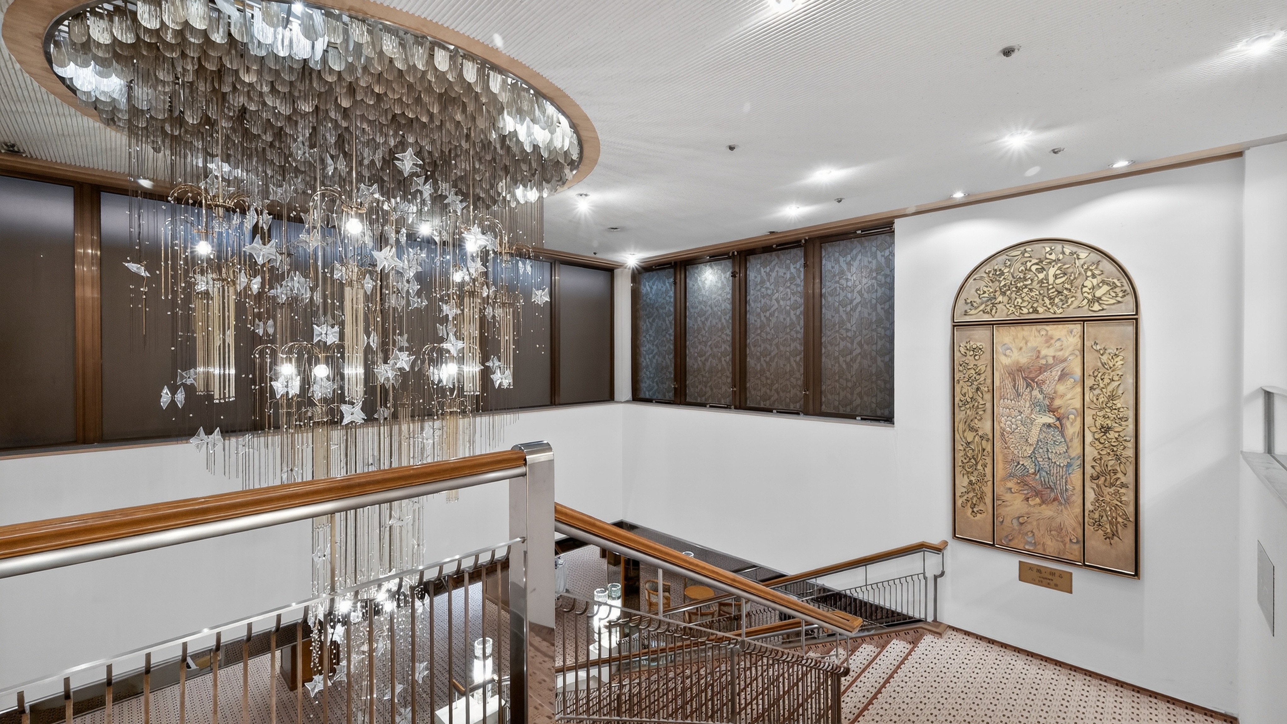 [Exterior] Excellent location, approximately a 5-minute walk from the coastal exit of Hitachi Station on the JR Joban Line.