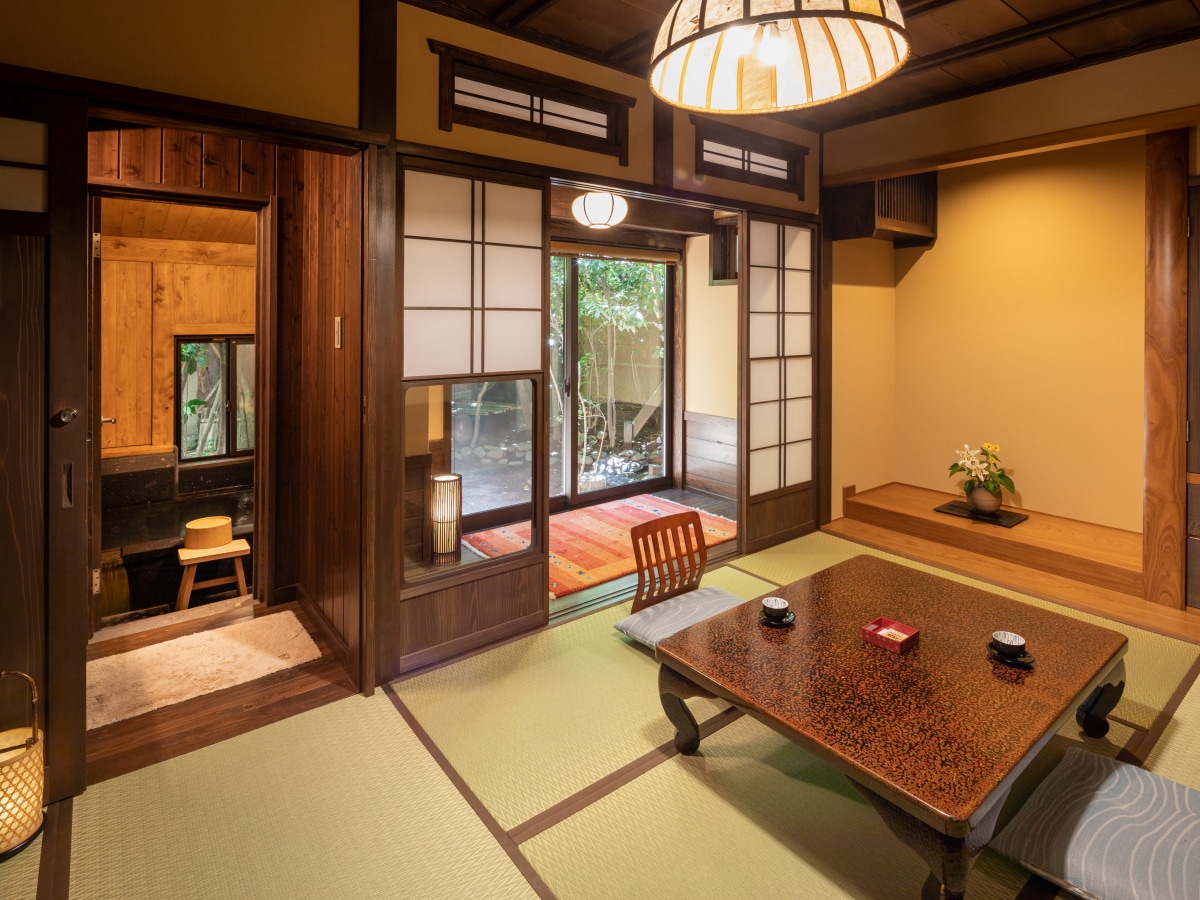 [Main building] Matsu_Accommodates up to 3 adults / Japanese-style room / With indoor bath flowing from the source / Bedding is a futon
