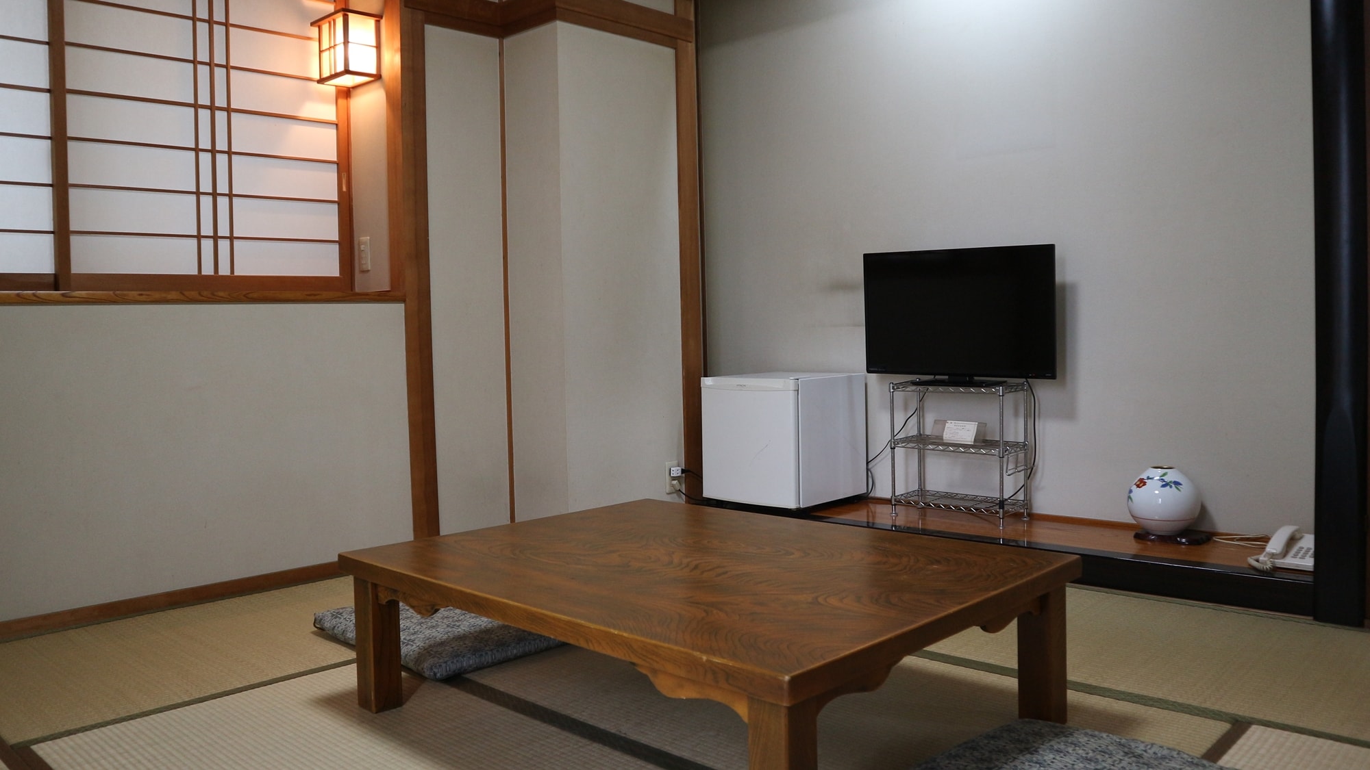 * [Example of Japanese-style room in the new building / annex] There are 6 to 14 tatami mats. (The image is 8 tatami mats. * Cannot be specified)