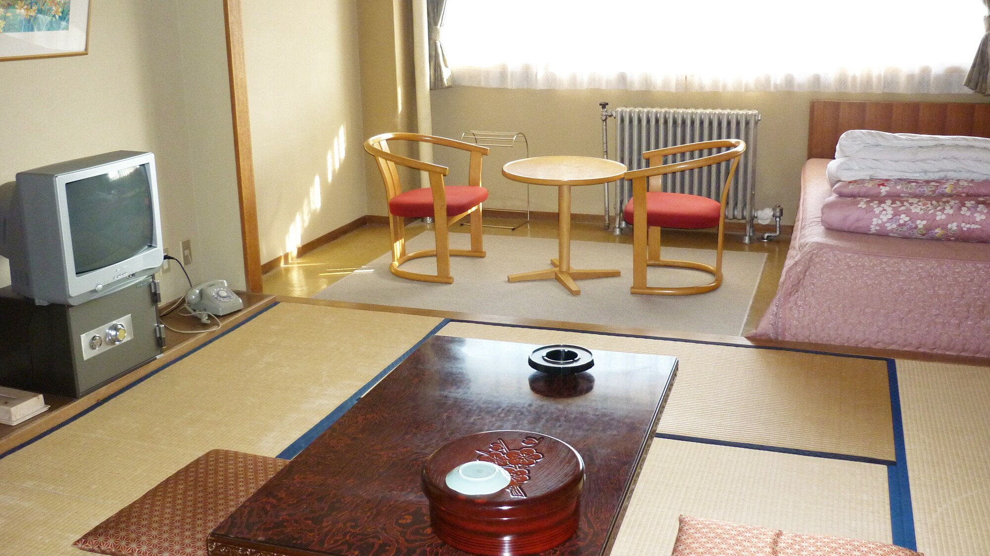 *Japanese-style room (example)