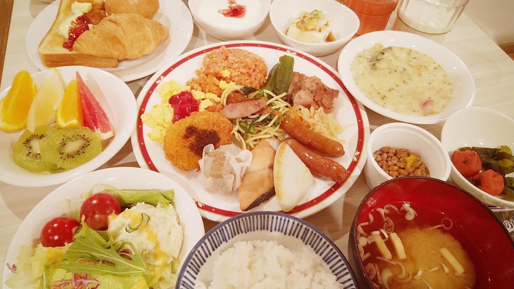 朝食バイキング