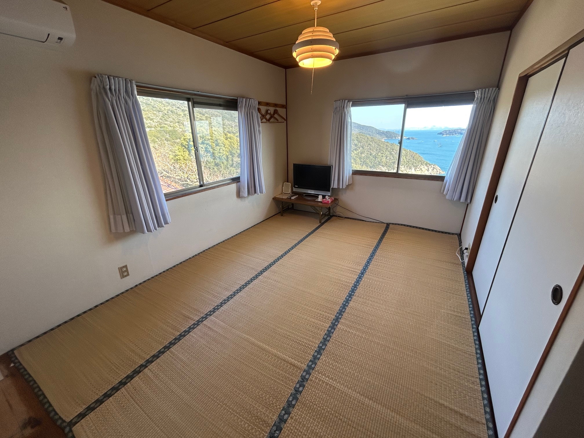 6 tatami Japanese-style room with ocean view