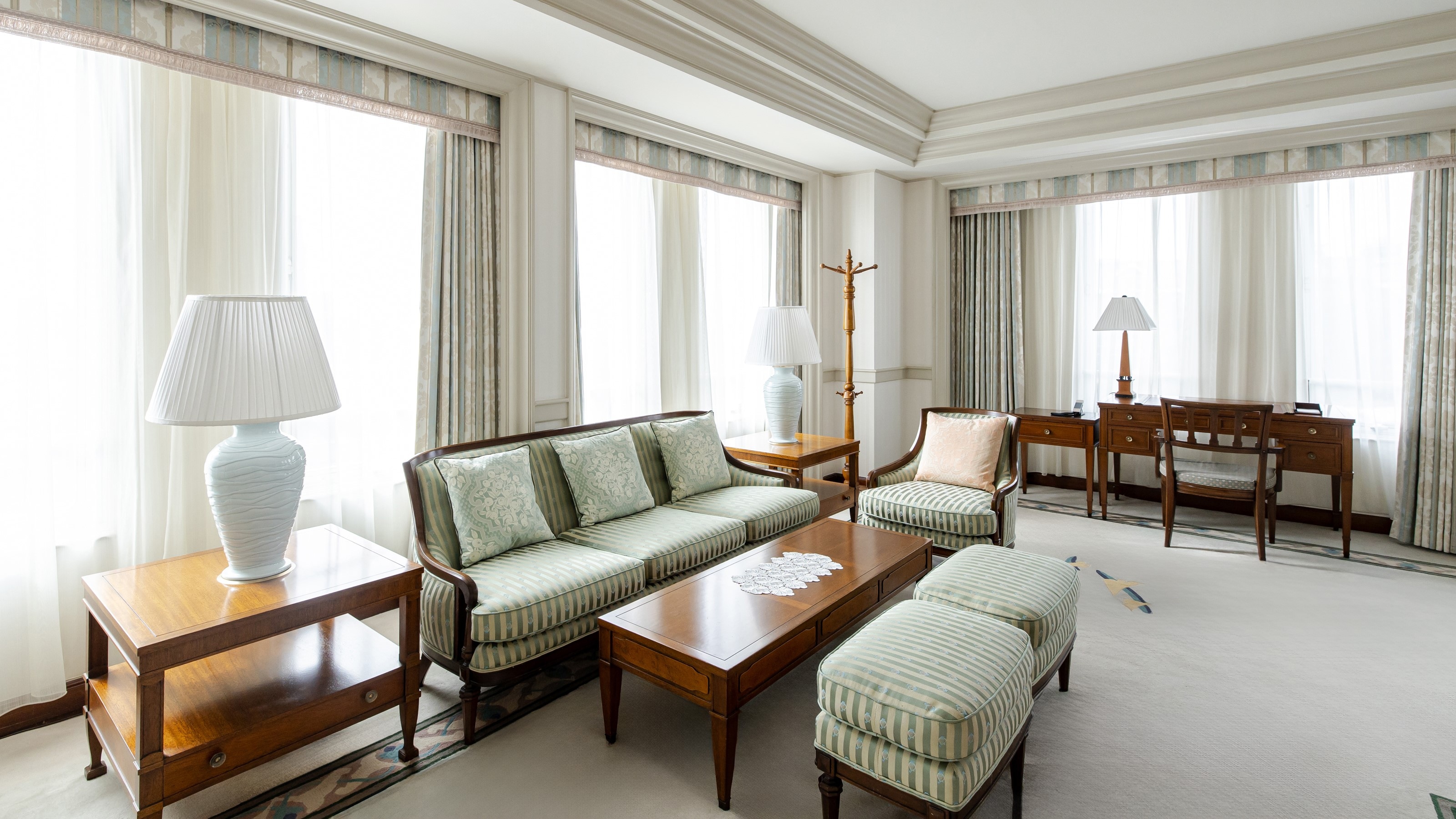 Royal Suite Living Room