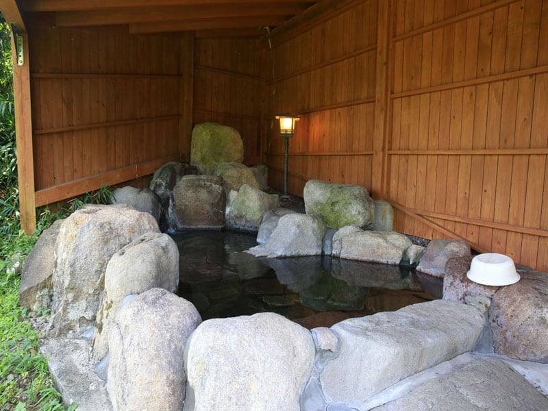 Open-air bath 800