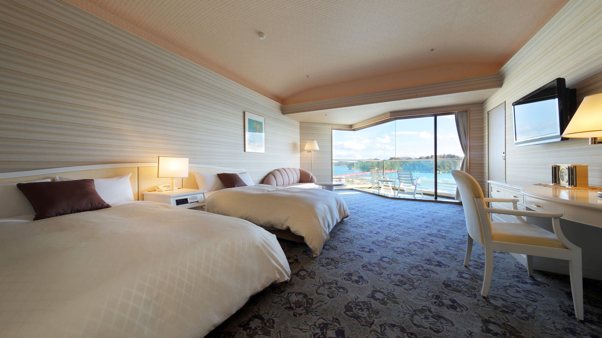Ocean-facing Western-style twin room Basho-tei "Moon Room"