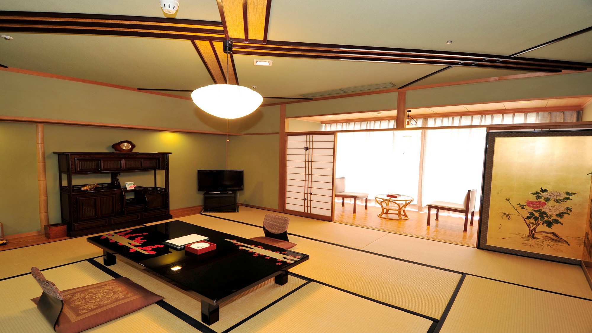 ◆ Japanese-style room 12.5 tatami mats + wide rim