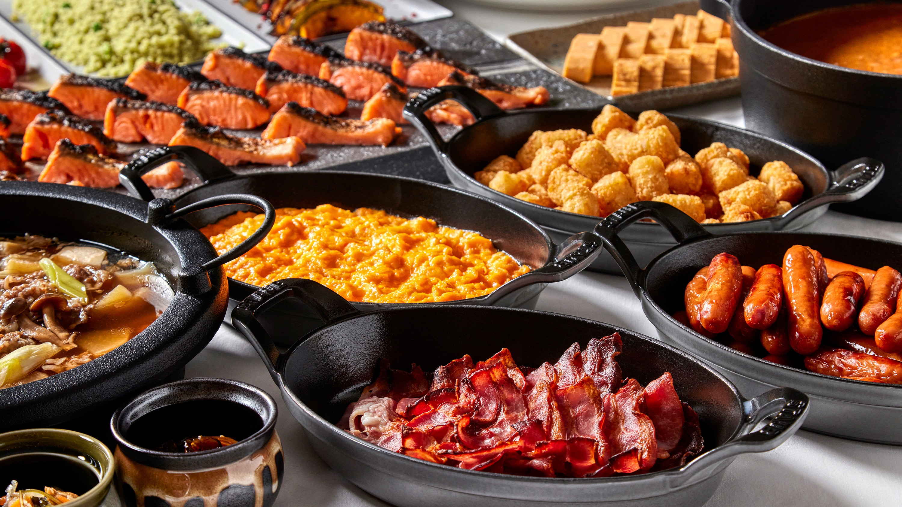 Breakfast Buffet | A hearty breakfast including locally produced sausages and bacon is served from 6:30am