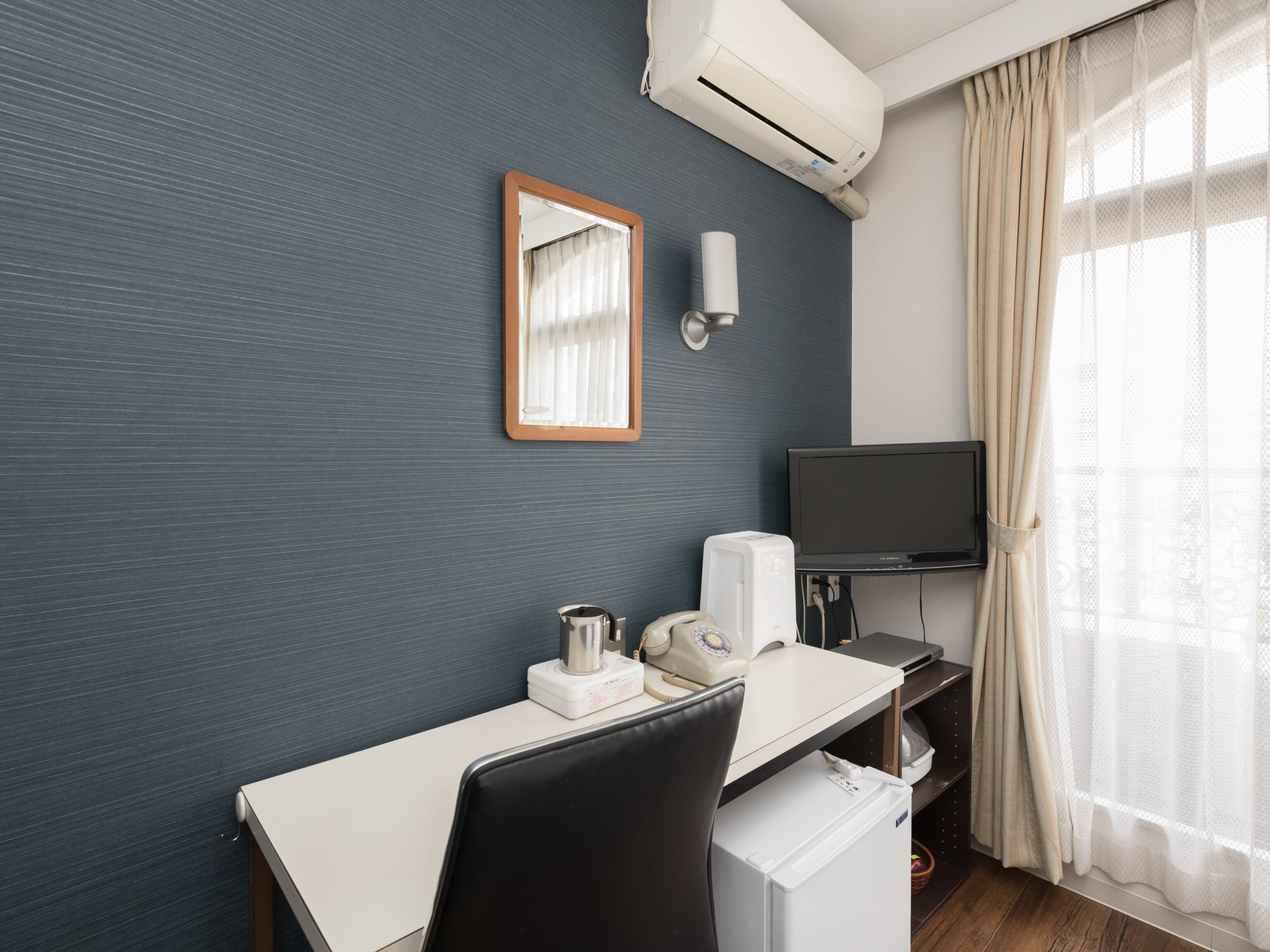 [Smoking] Semi-double room