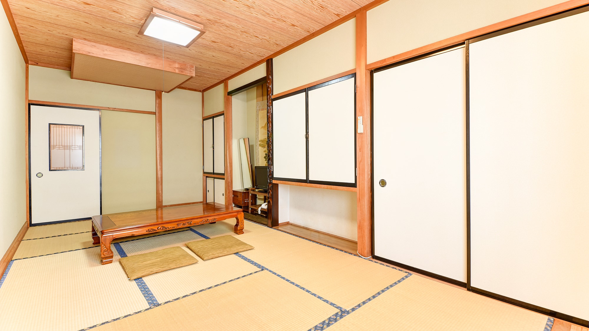 * [Ocean side Japanese-style room, 10 tatami mats] Please relax in a calm Japanese-style room. *No bathroom or toilet