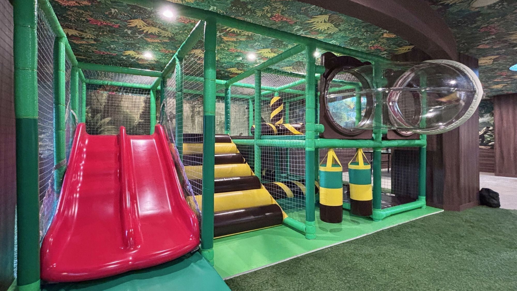 【공룡의 숲】 미끄럼틀 등의 운동이 충실