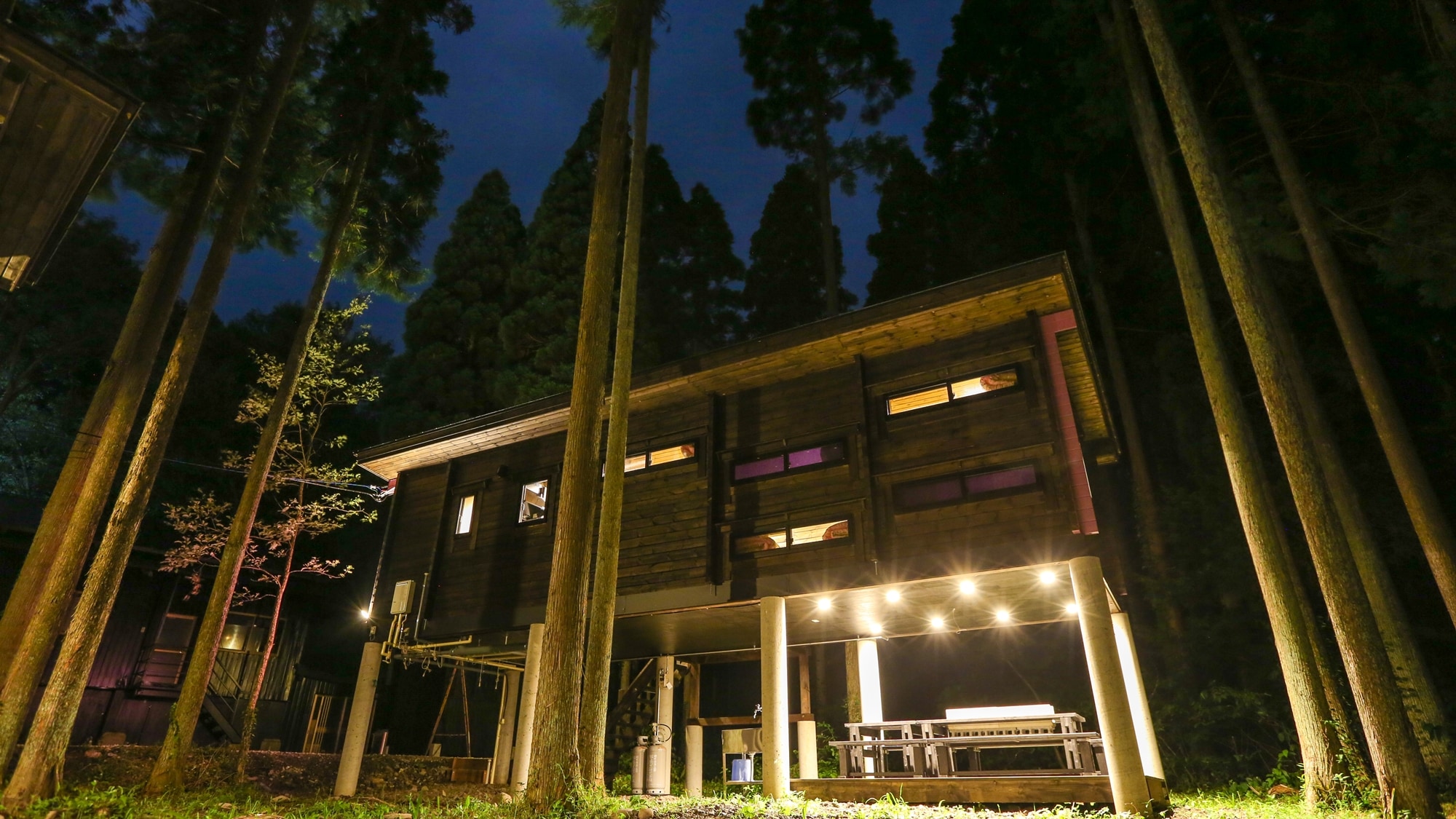 *A traditional Japanese style log house with a Japanese atmosphere.