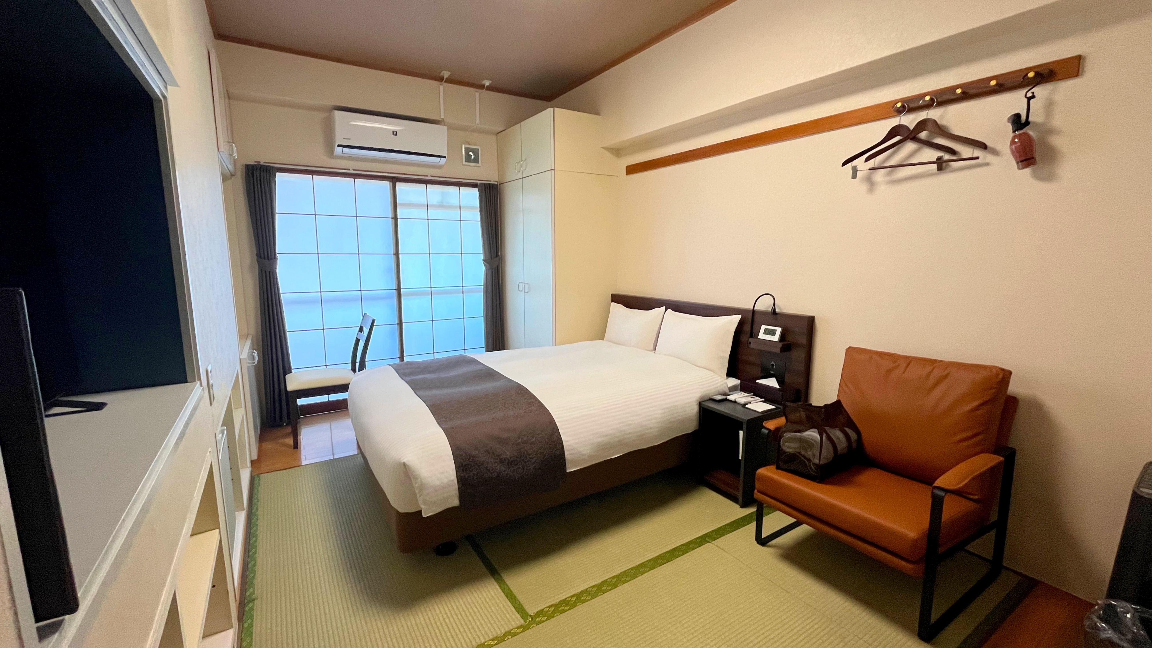 Japanese-style room Bed