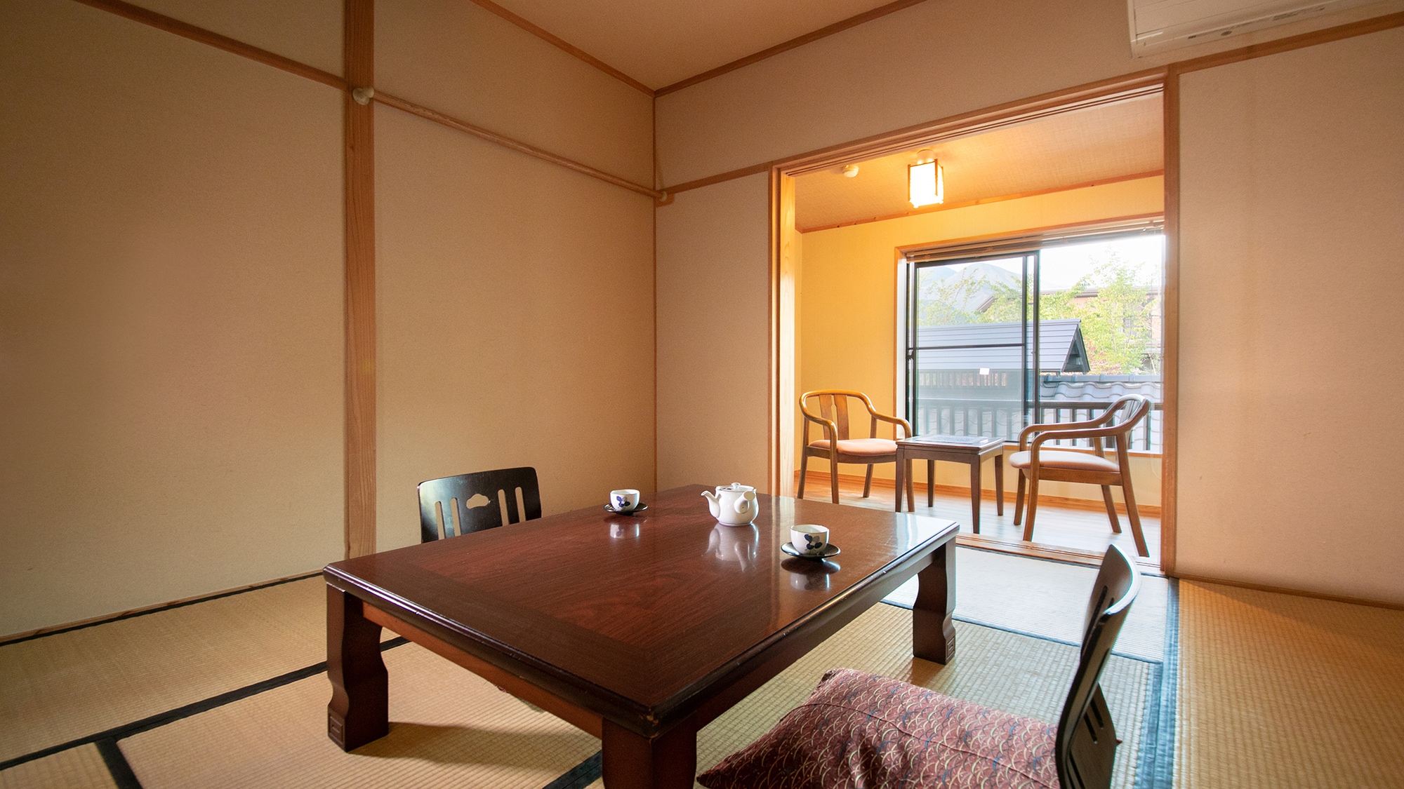 Main building "Japanese-style room" 8 tatami mats