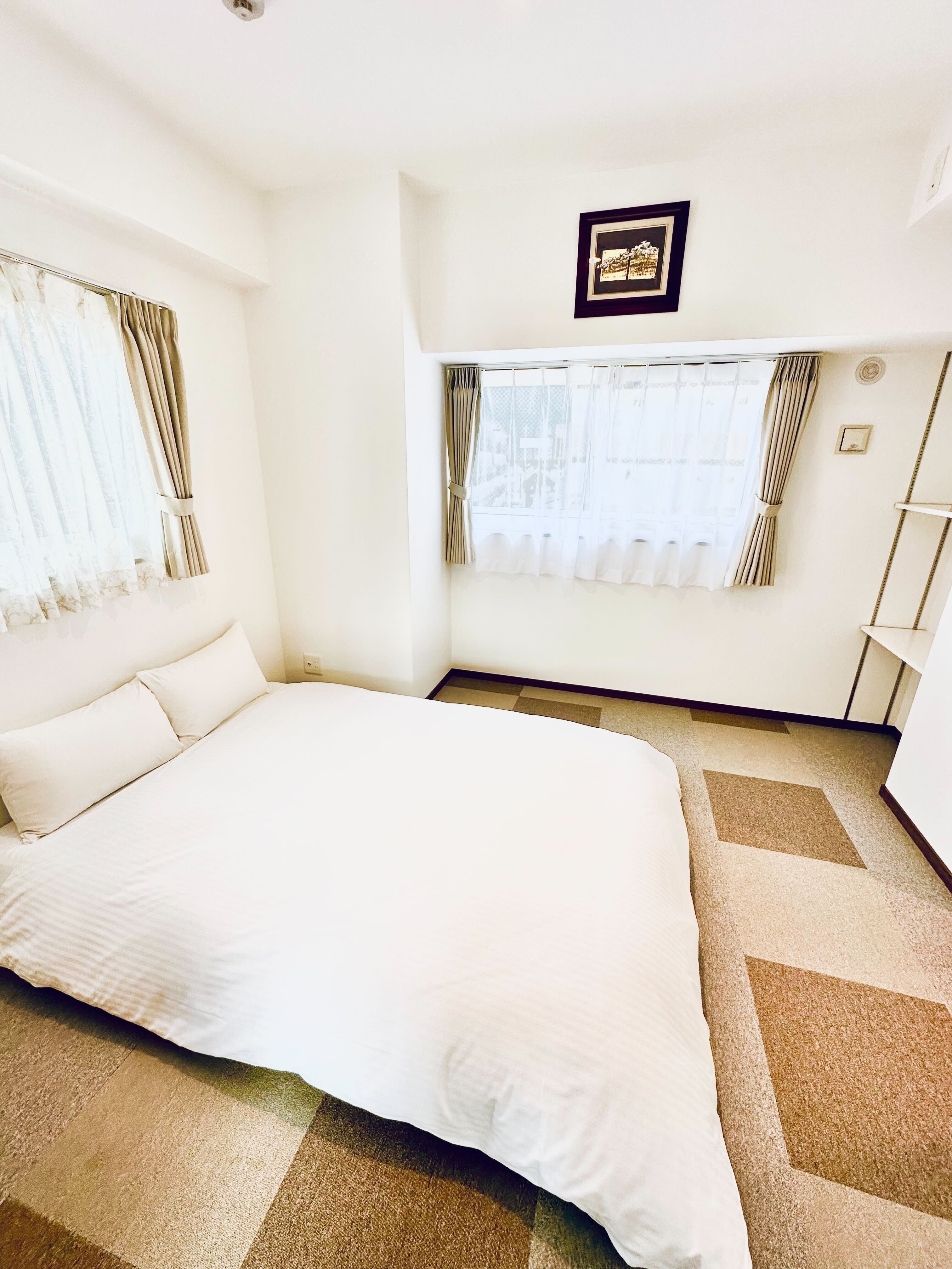 Group Suite (2 double mattresses, 1 double futon and 2 single futons, 65 square meters)