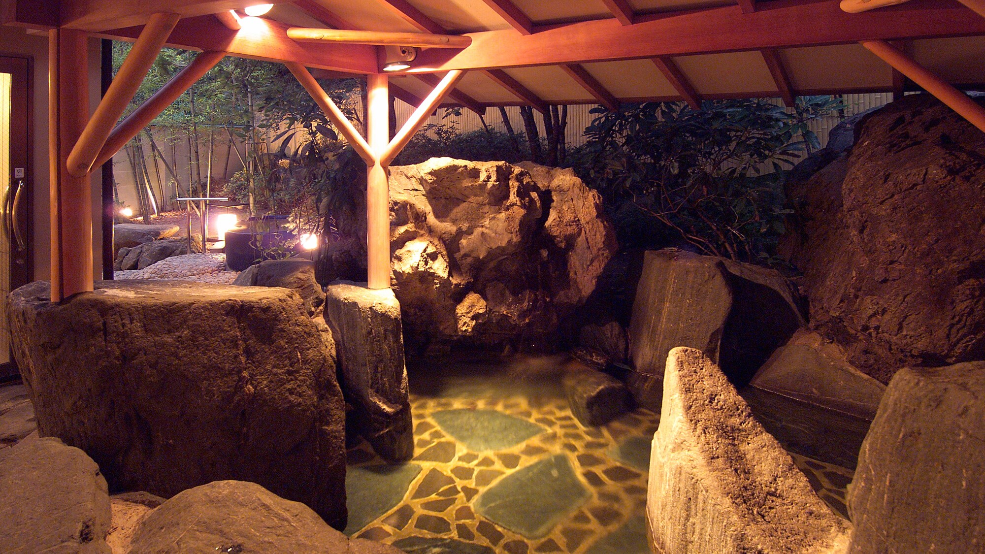 ◆Oiwa Kakurenbo no Yu - Open-air bath - <Women>