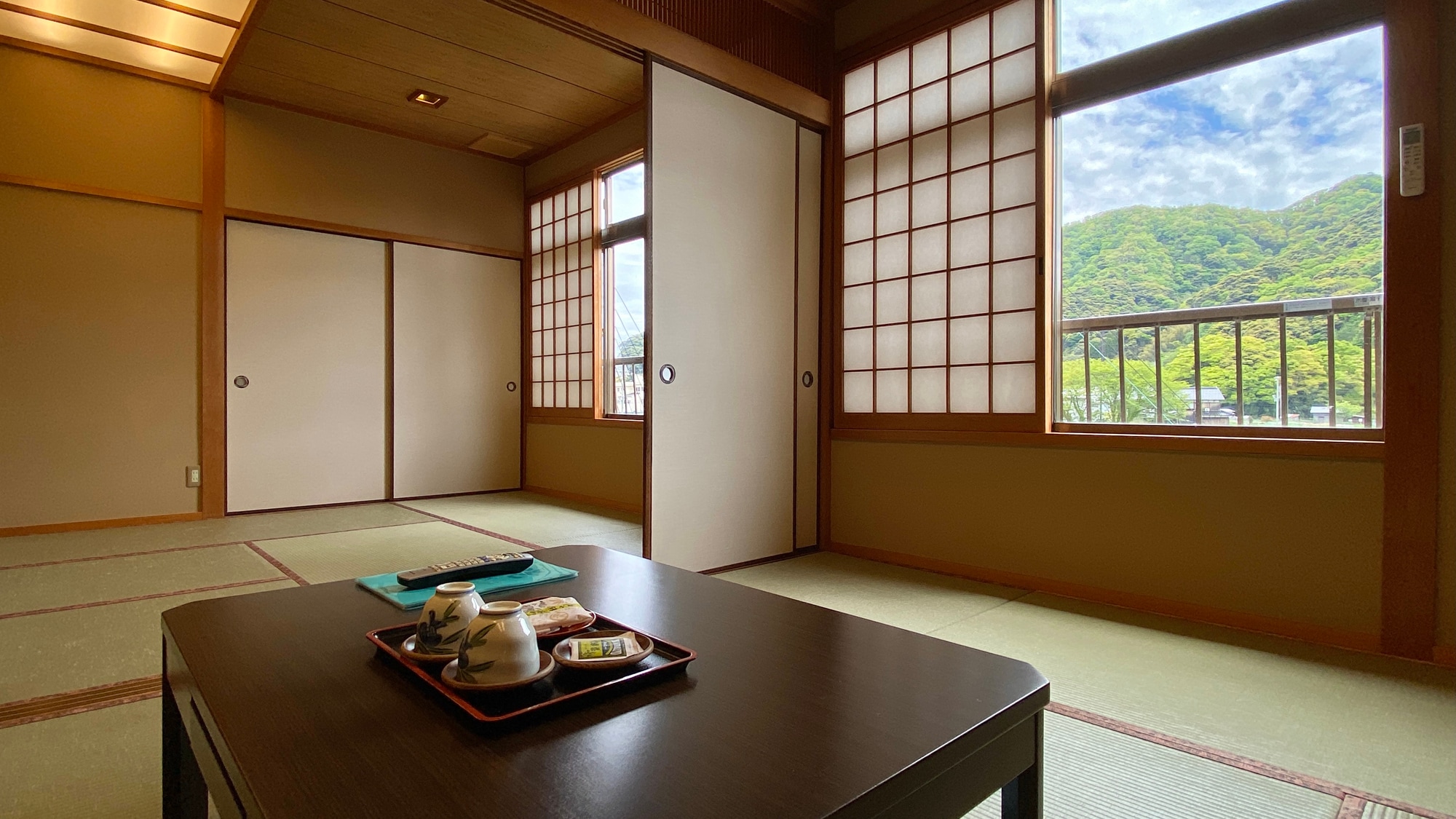 【保証書付】 information Hotel and Kani Kaoru Kawakaza for reservations コレクション