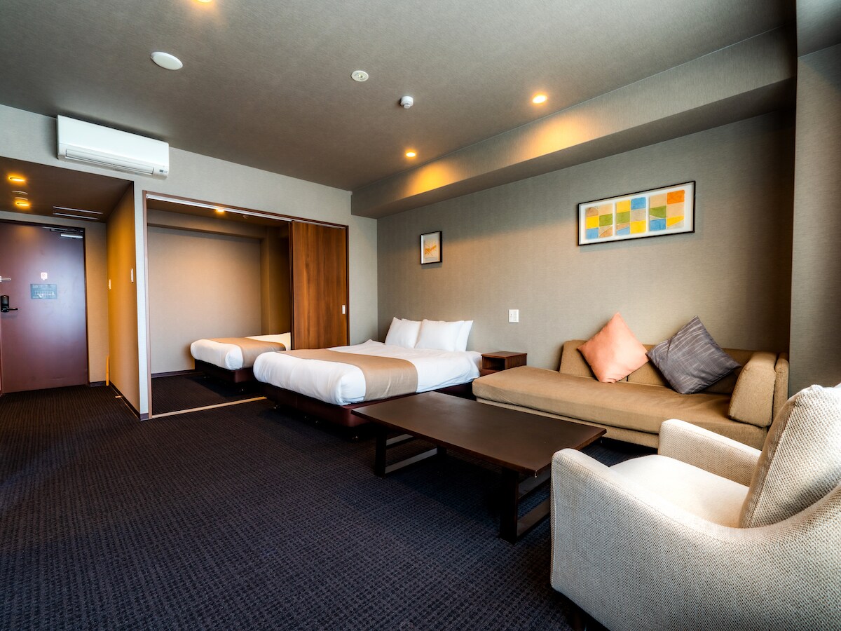 High-rise luxury suite with spa bath