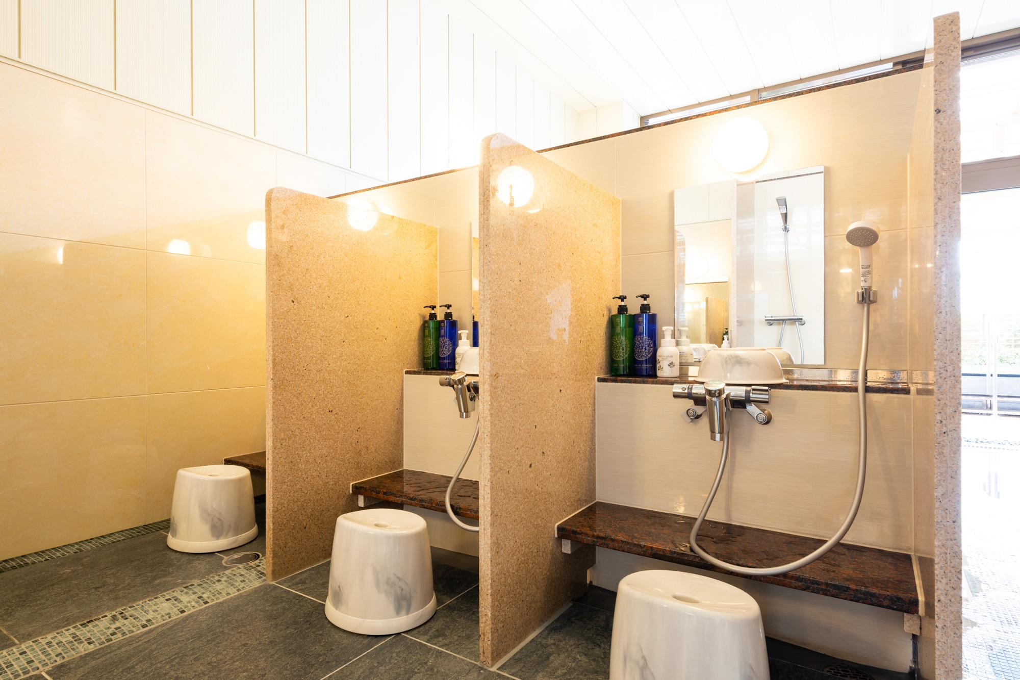 Large communal bath Washing area