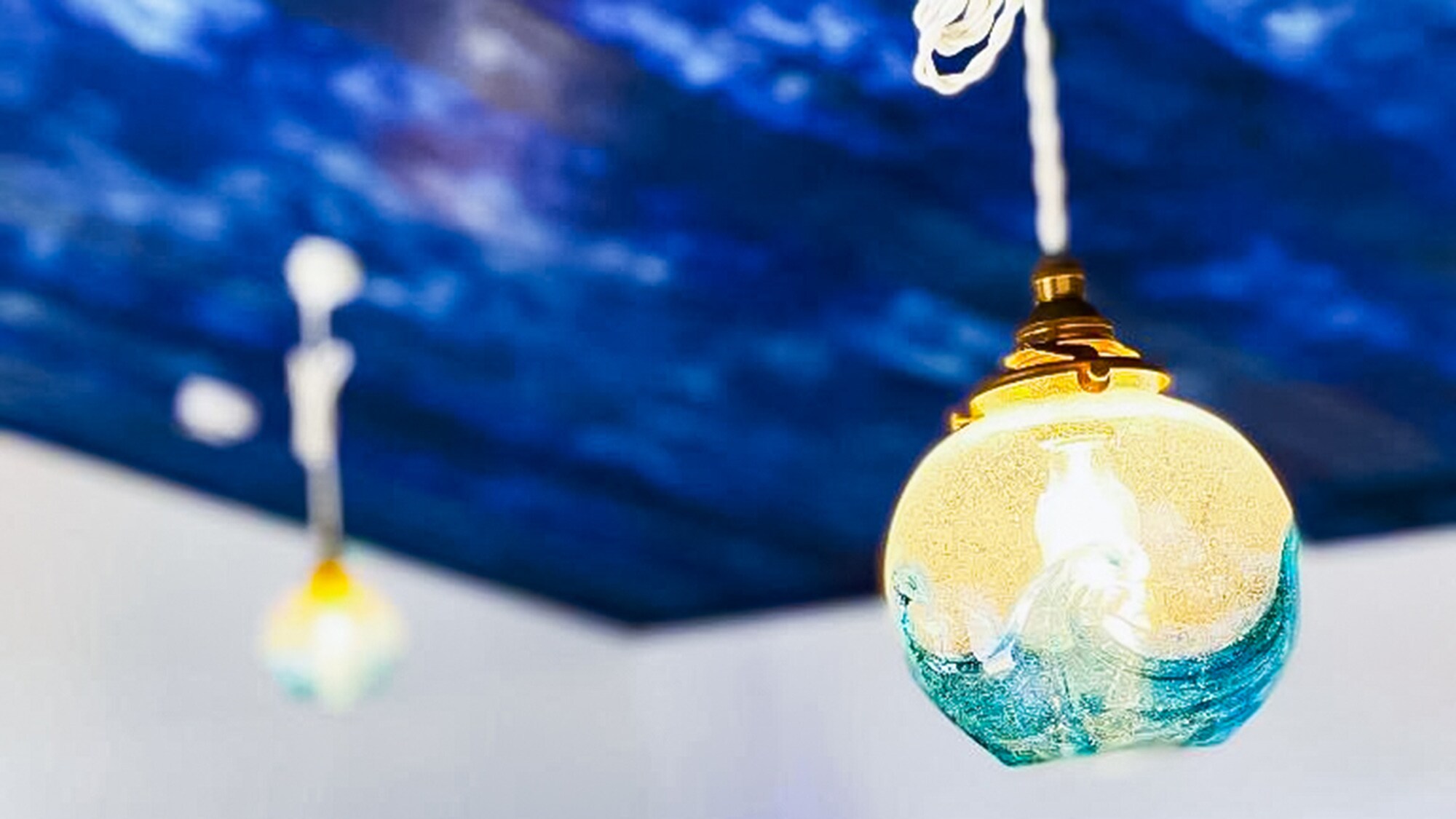 ・[Guest room example] The light creates a wave pattern, making you feel like you're in the ocean.