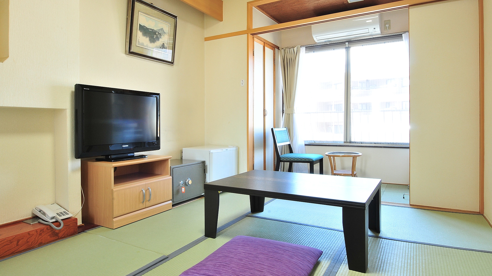 Japanese-style room (6 tatami mats)