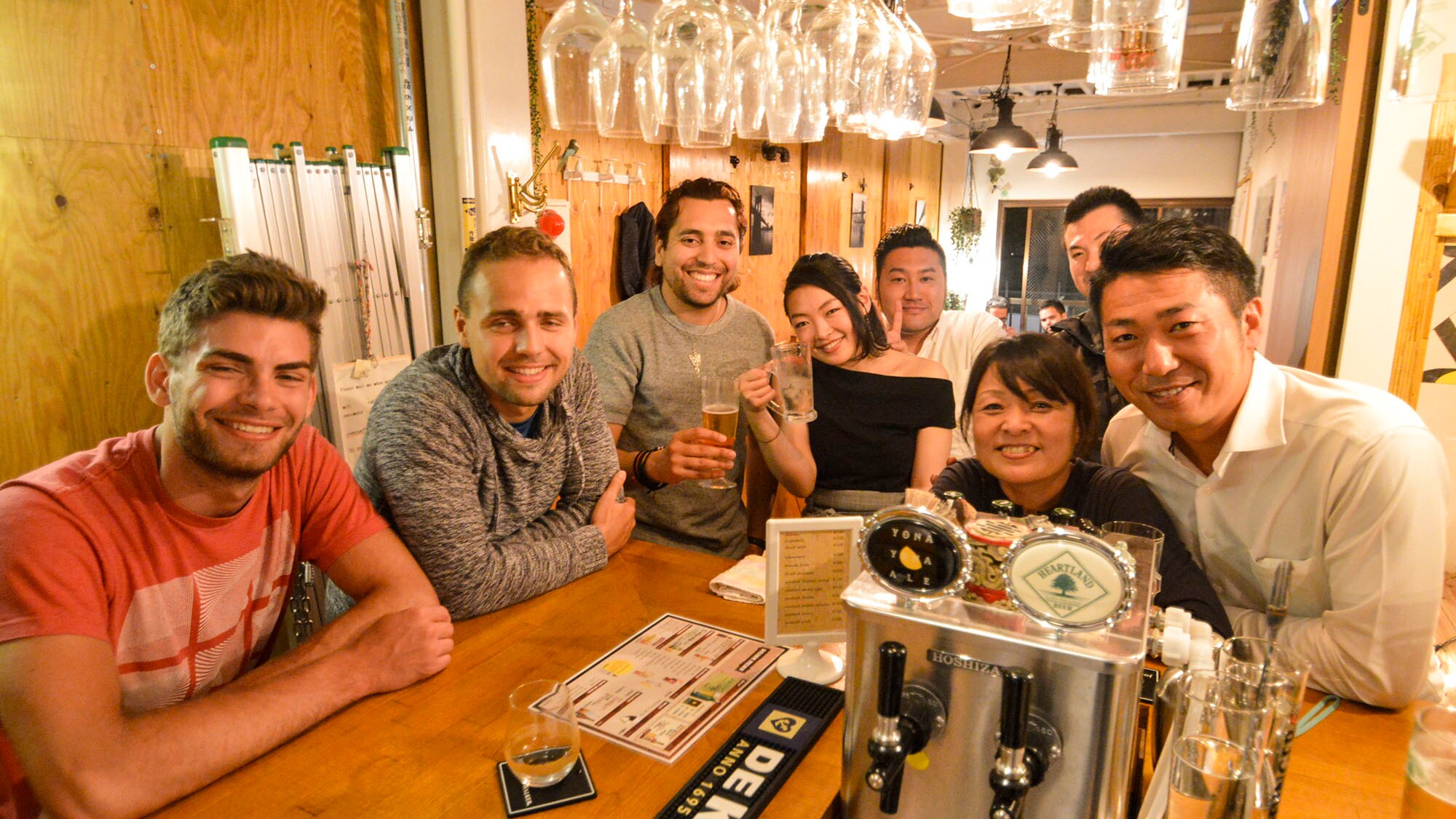・[Travelers BAR] This facility has a bar. It is a wonderful space for guests from all over the world.