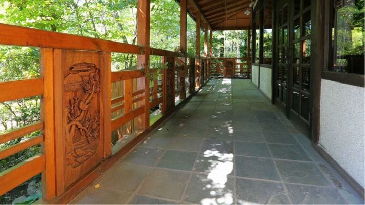 [雕塑] 從餐廳可以看到 10 個令人驚嘆的雕塑......每一個都是豐田豐精心雕刻的